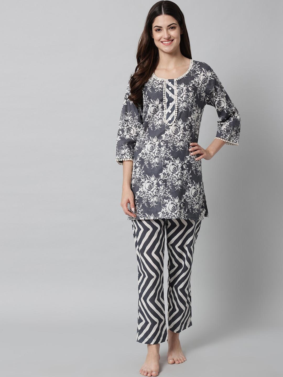

SEPHANI Grey Printed Nightdress