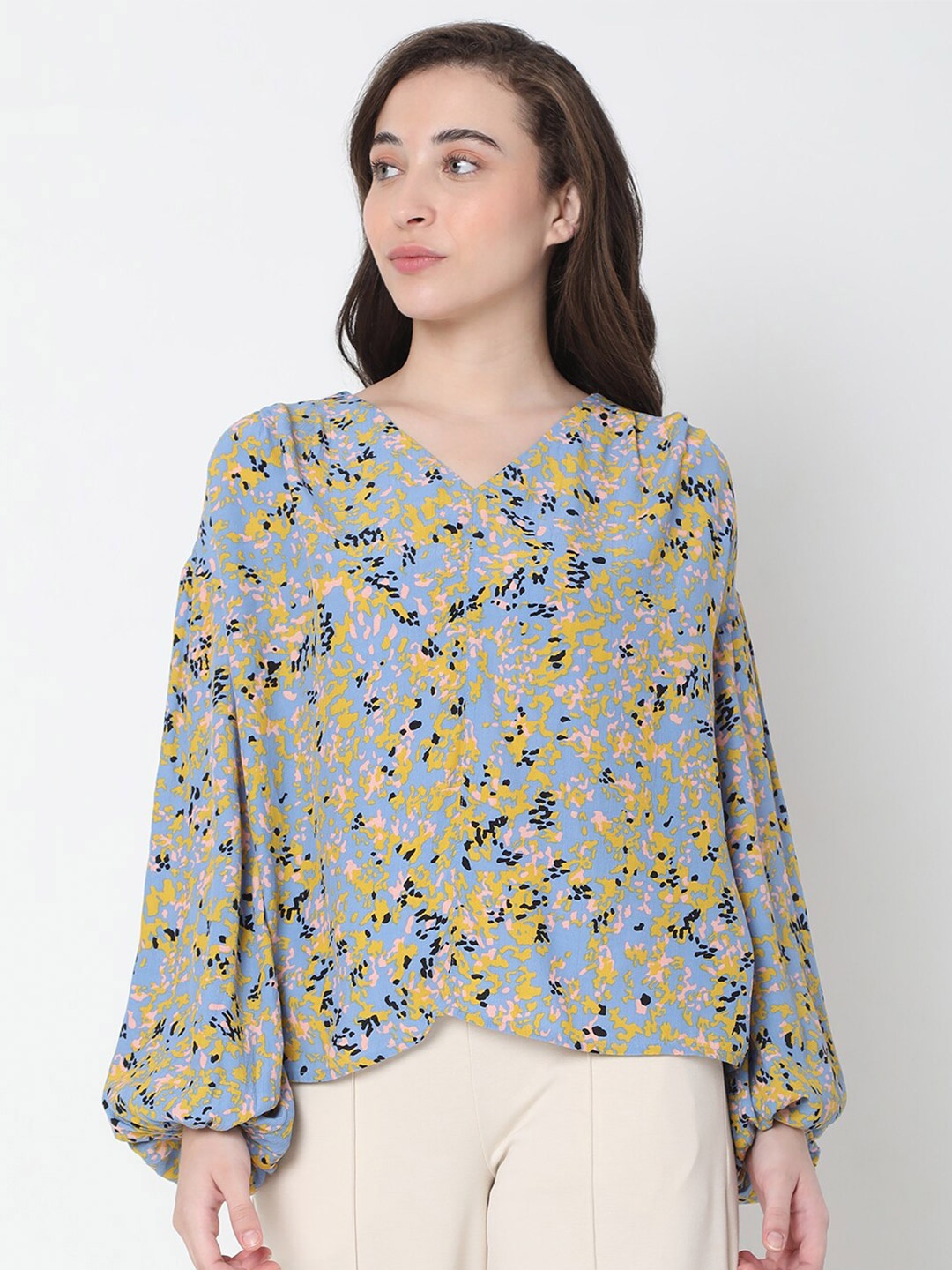 

Vero Moda Blue Floral Print Top