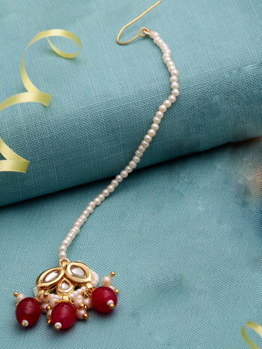 

DUGRISTYLE Gold-Plated & Red Kundan Studded Maangtikka