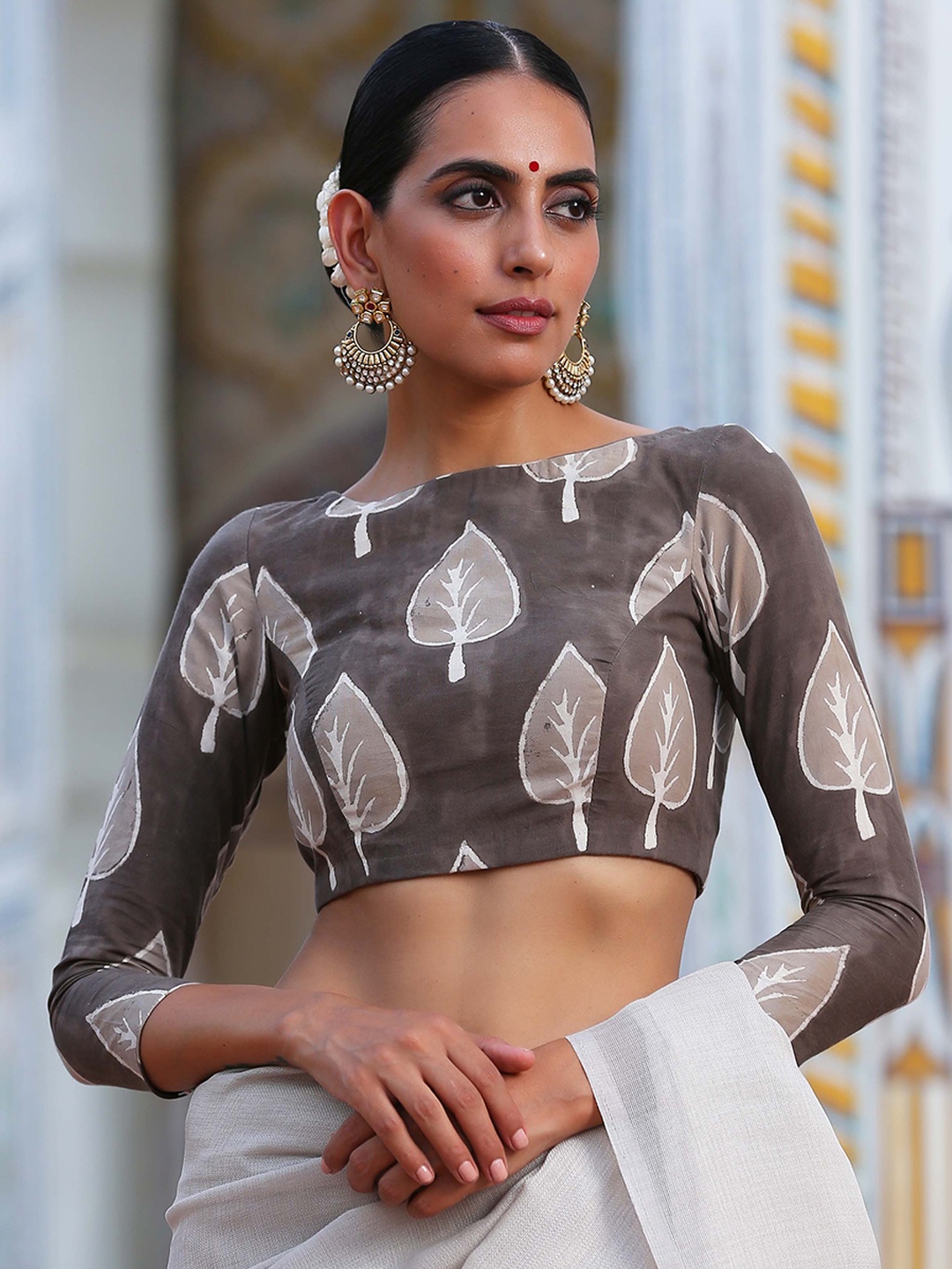 

Triyah Women Coffee Brown Printed Cotton Saree Blouse