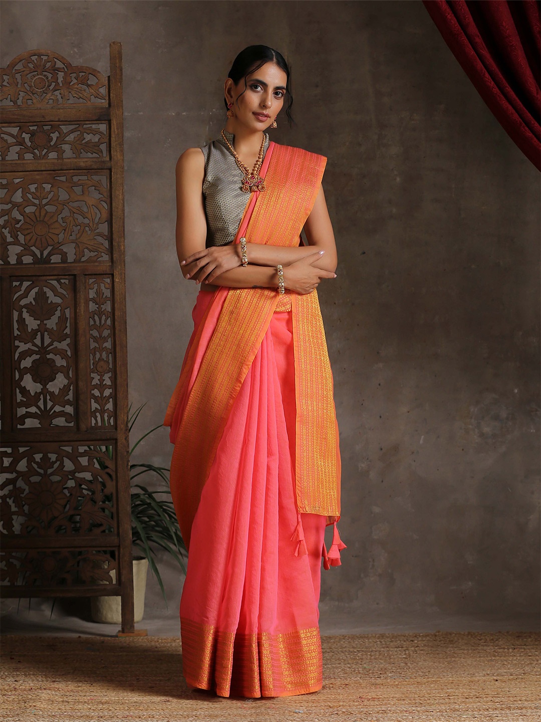 

Triyah Pink & Gold-Toned Zari Pure Cotton Saree