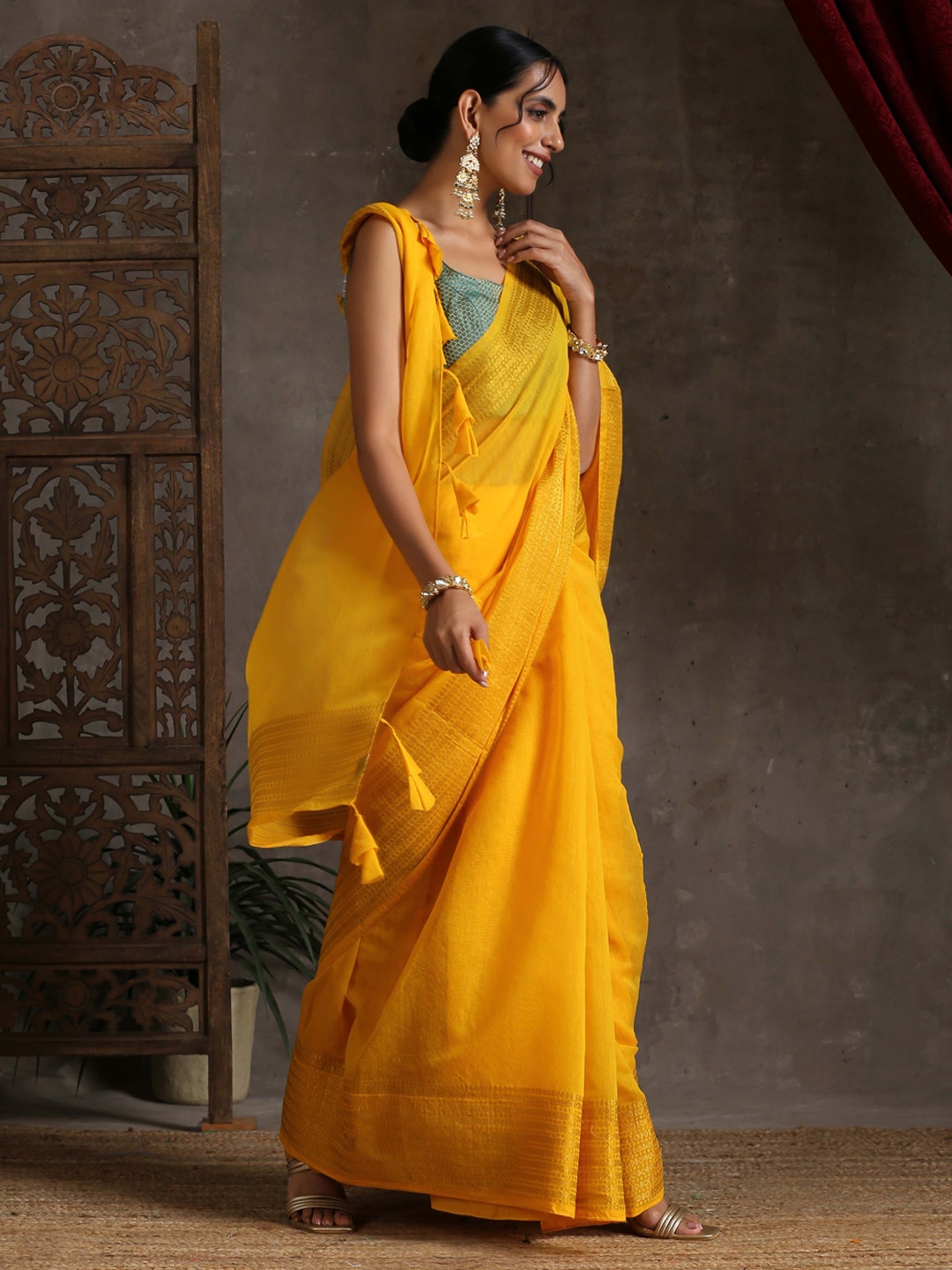 

Triyah Women Green Jacquard Saree Blouse