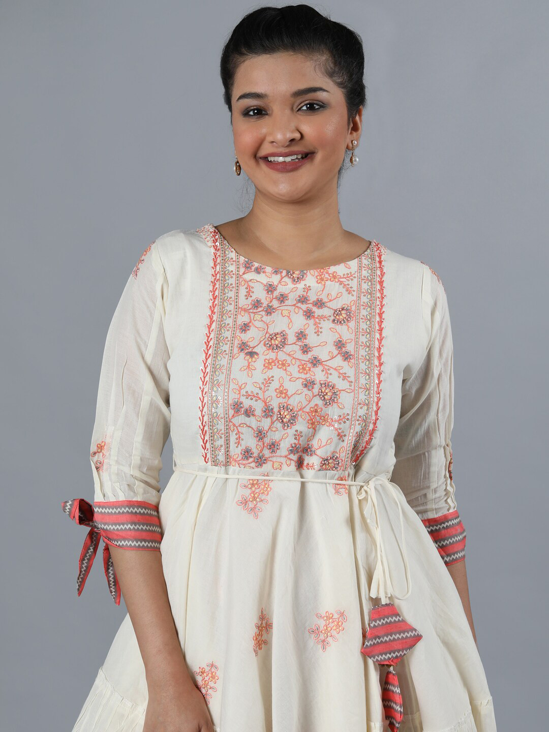 

taruni Women Off White Ethnic Motifs Embroidered Panelled Thread Work Pure Cotton Kurti with Trousers