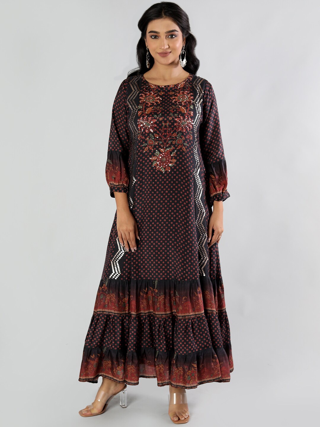 

taruni Women Black & Maroon Floral Embroidered Tiered Kurta