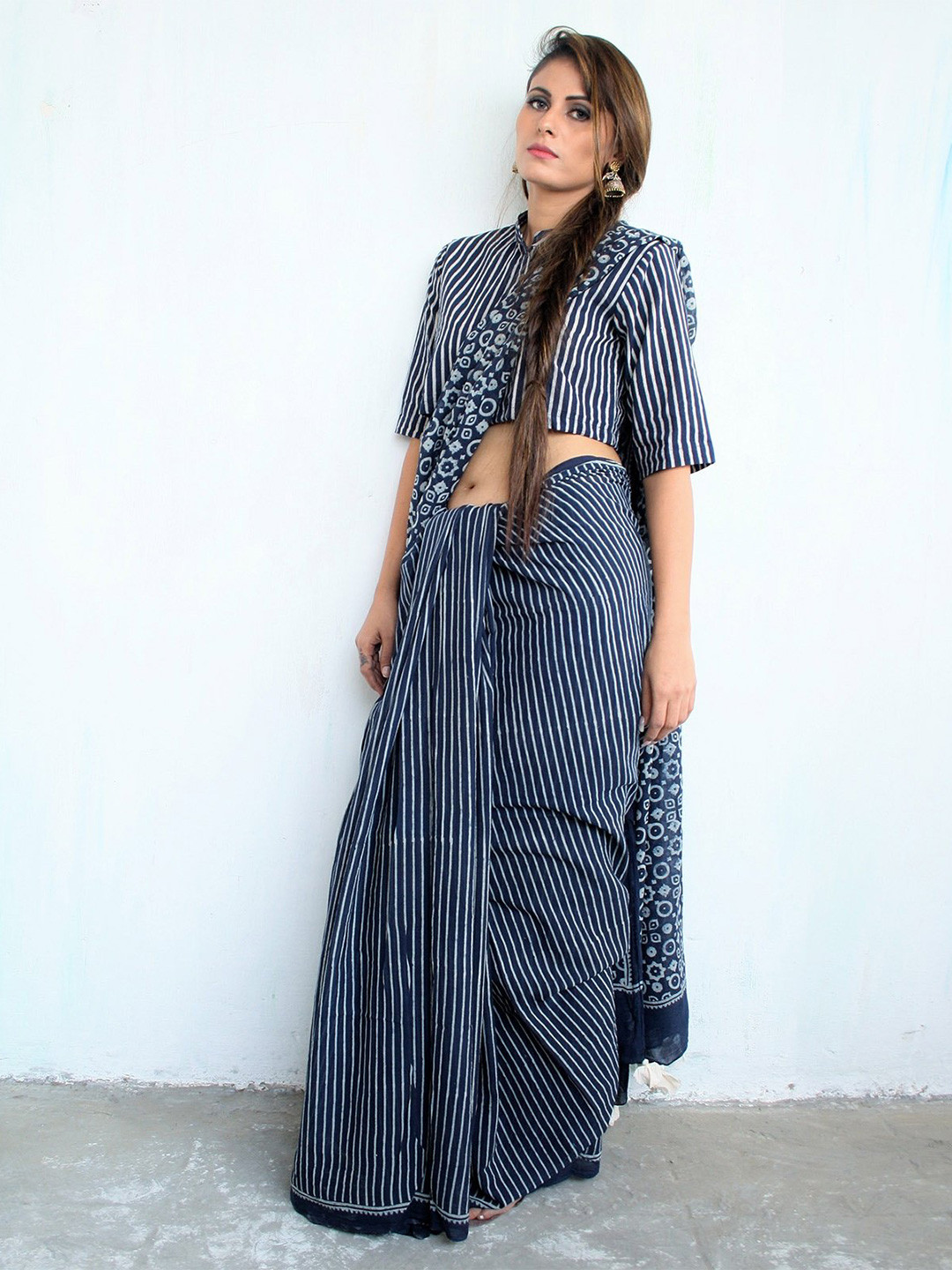 

Chidiyaa Blue & White Striped Pure Cotton Saree