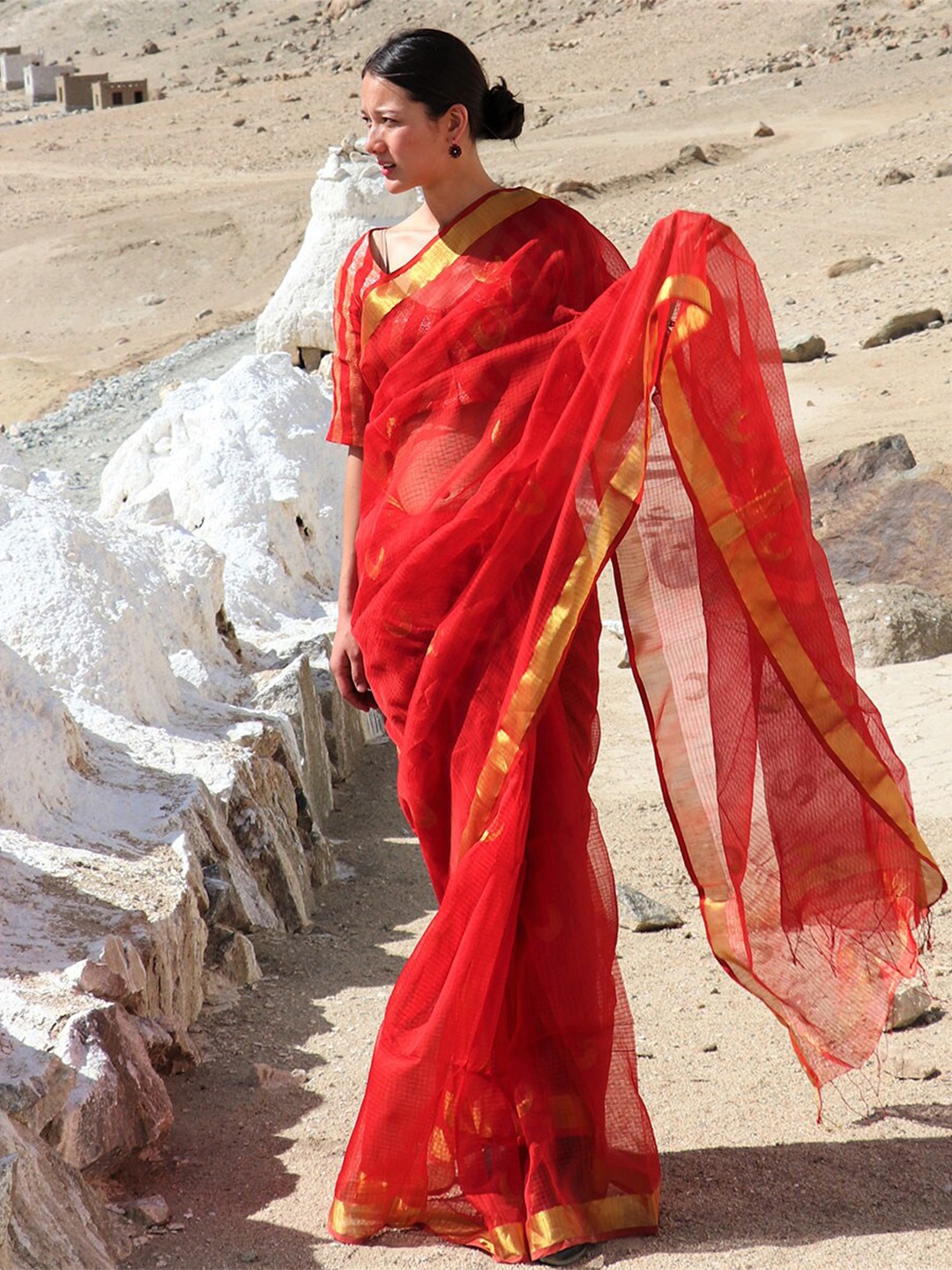 

Chidiyaa Red & Gold-Toned Woven Design Zari Pure Silk Saree