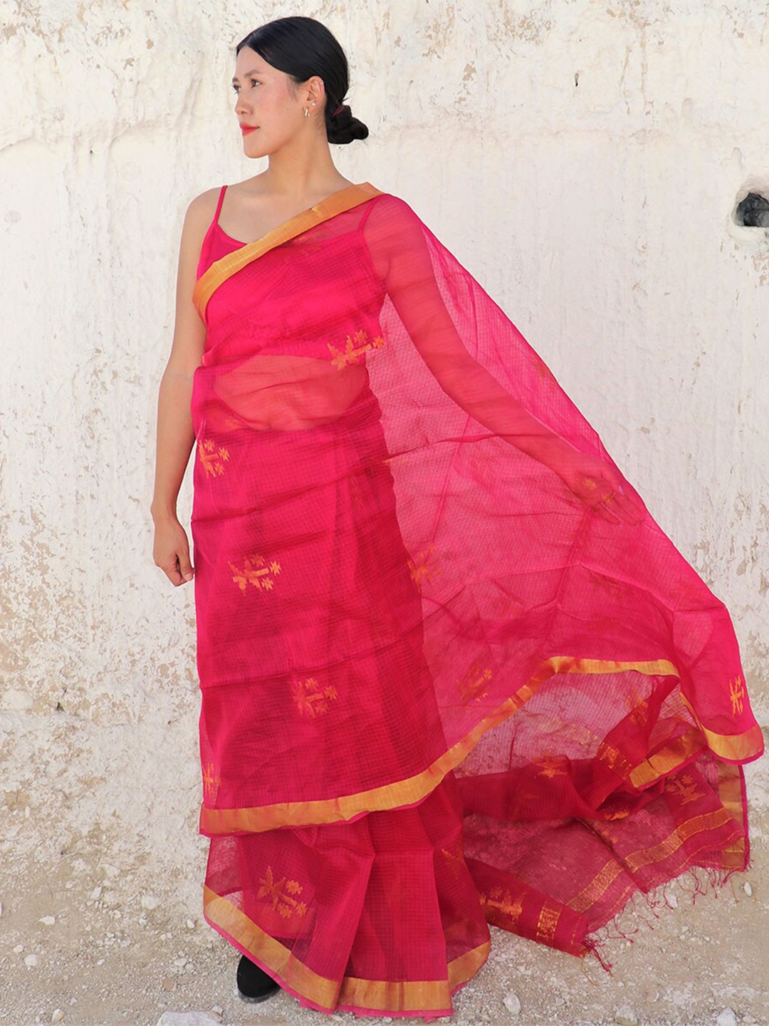 

Chidiyaa Pink & Gold-Toned Woven Design Zari Pure Silk Saree