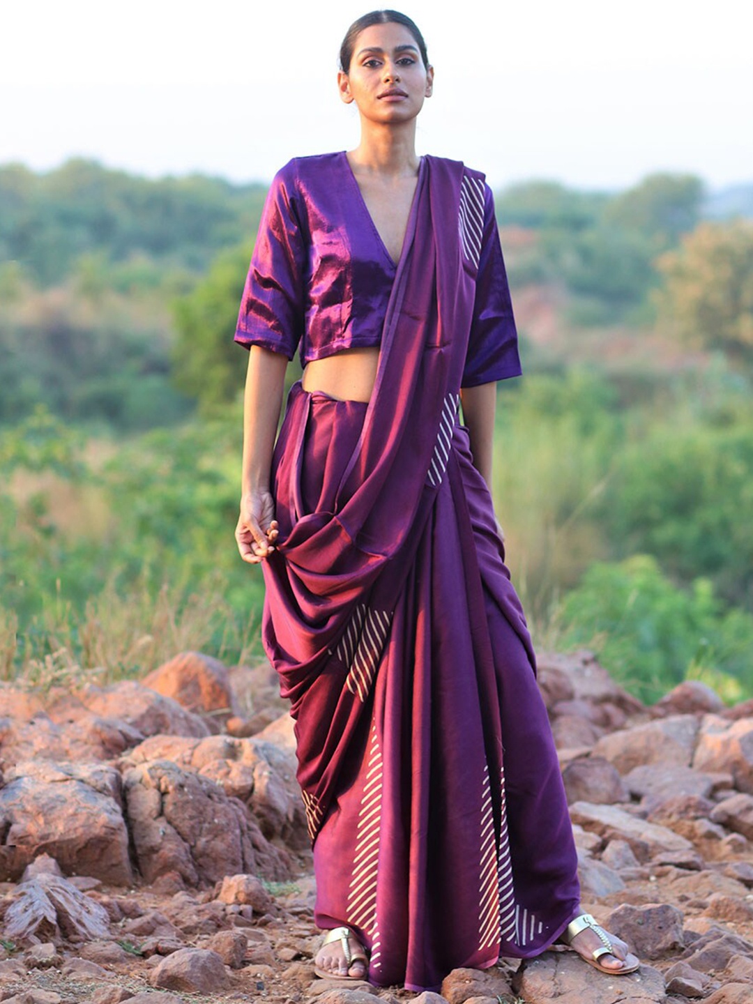 

Chidiyaa Purple & Beige Pure Silk Saree