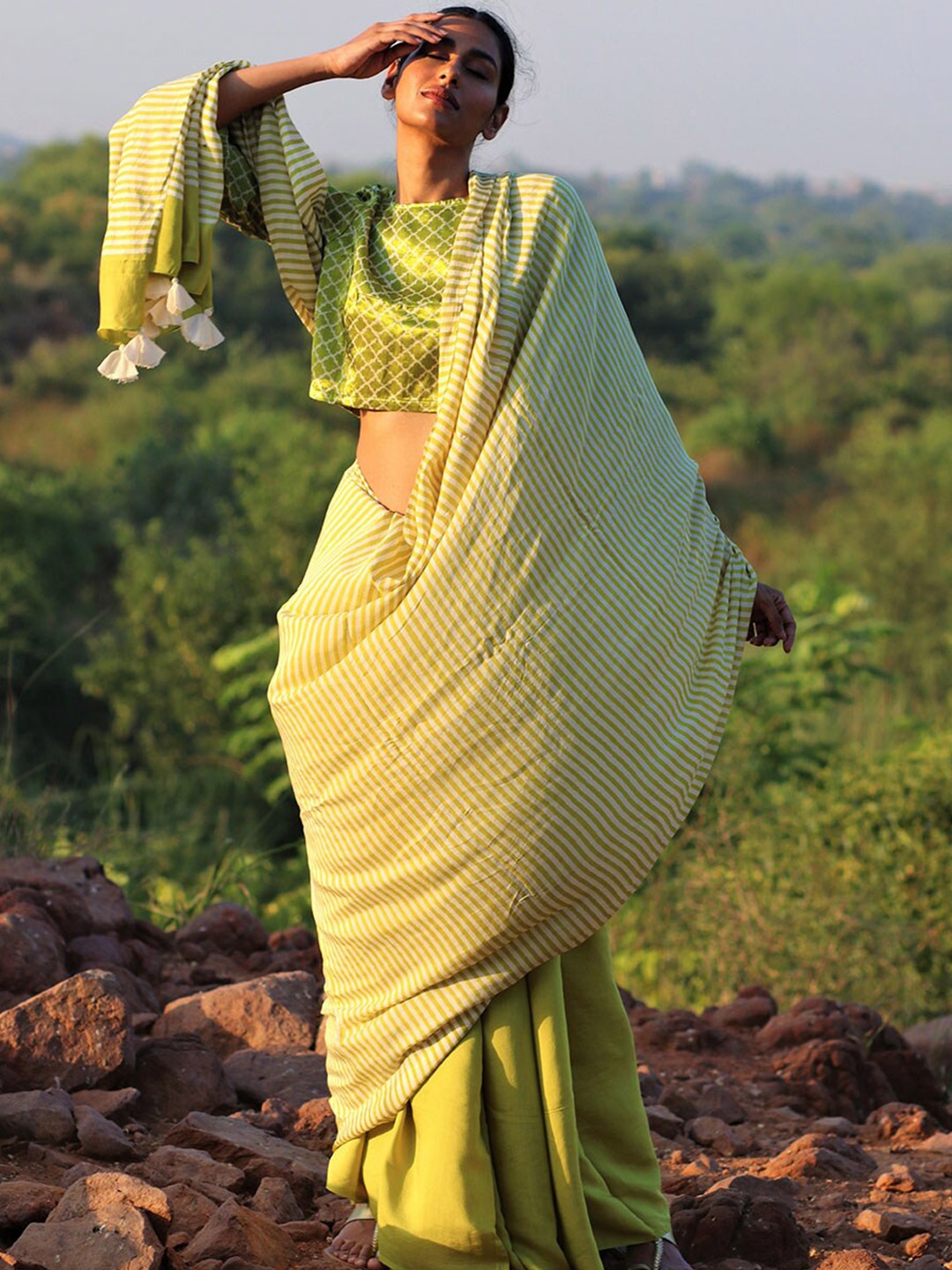 

Chidiyaa Green & White Striped Pure Silk Saree