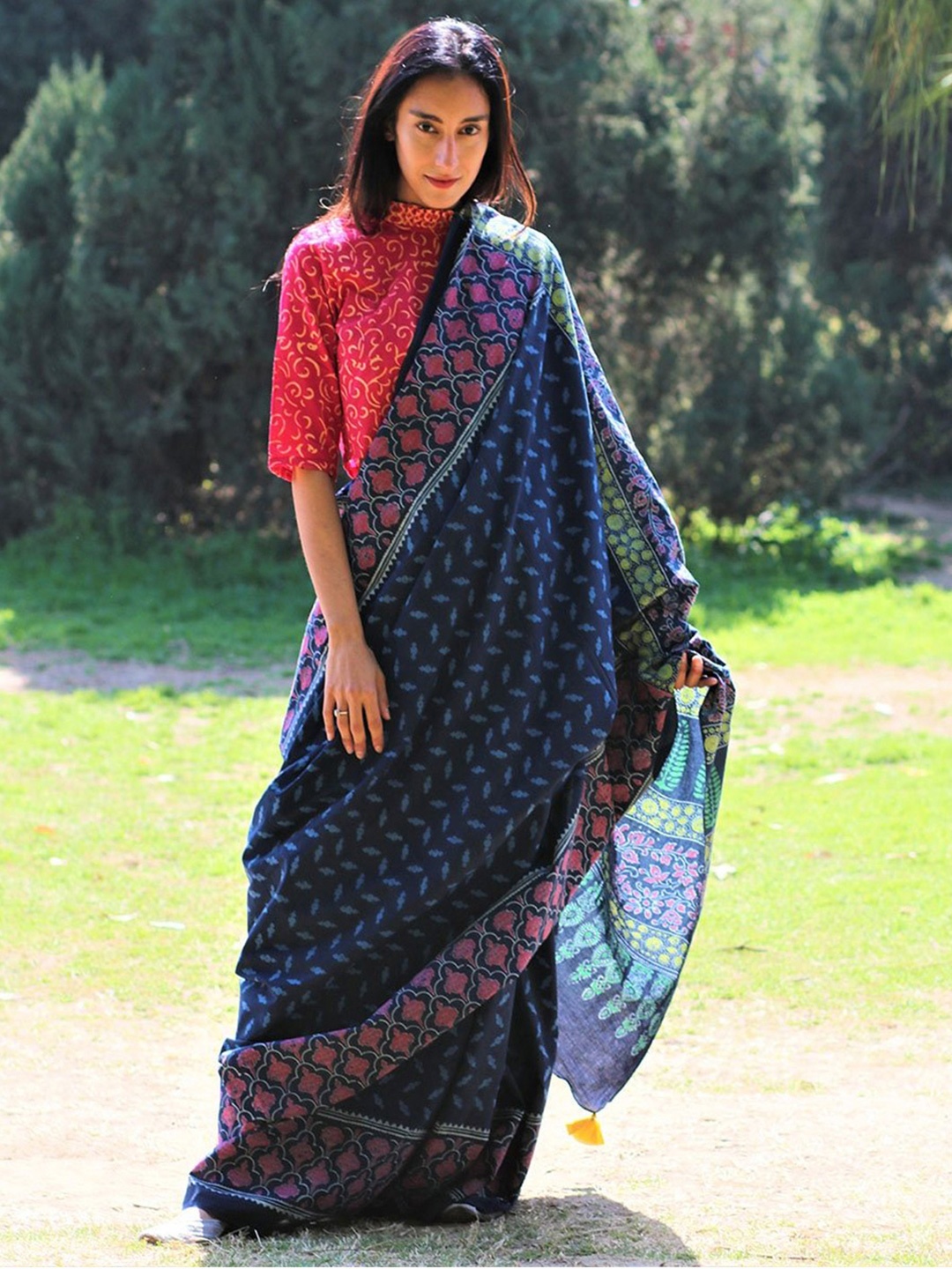 

Chidiyaa Blue & Pink Ethnic Motifs Pure Cotton Saree