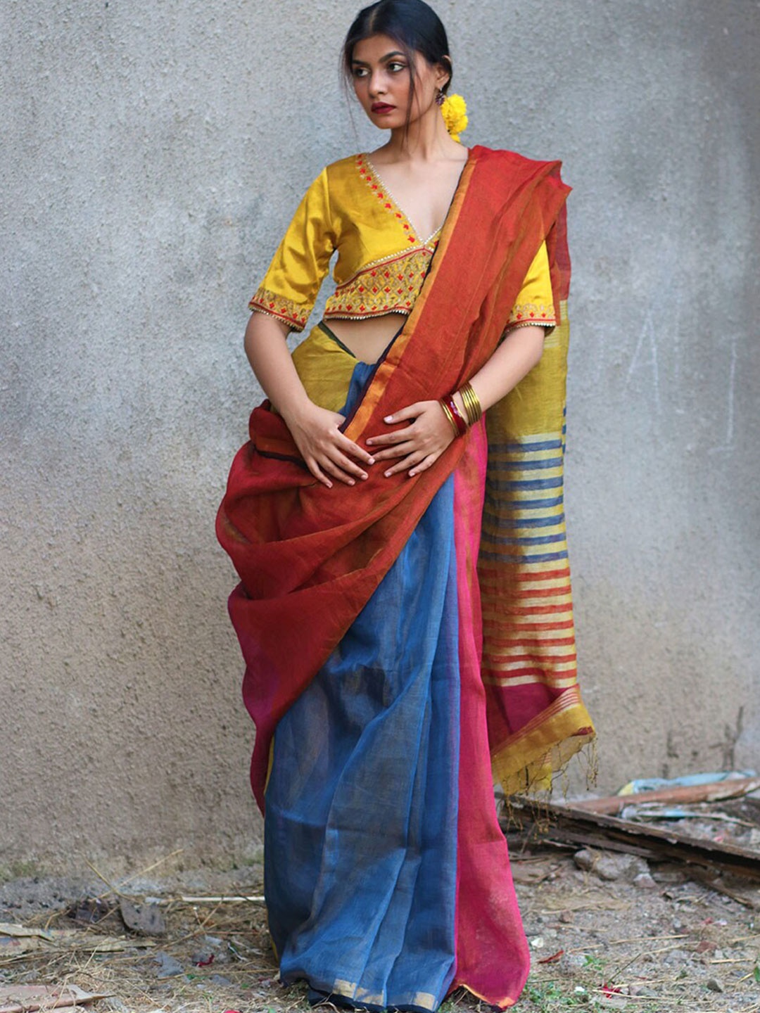 

Chidiyaa Blue & Maroon Pure Linen Saree