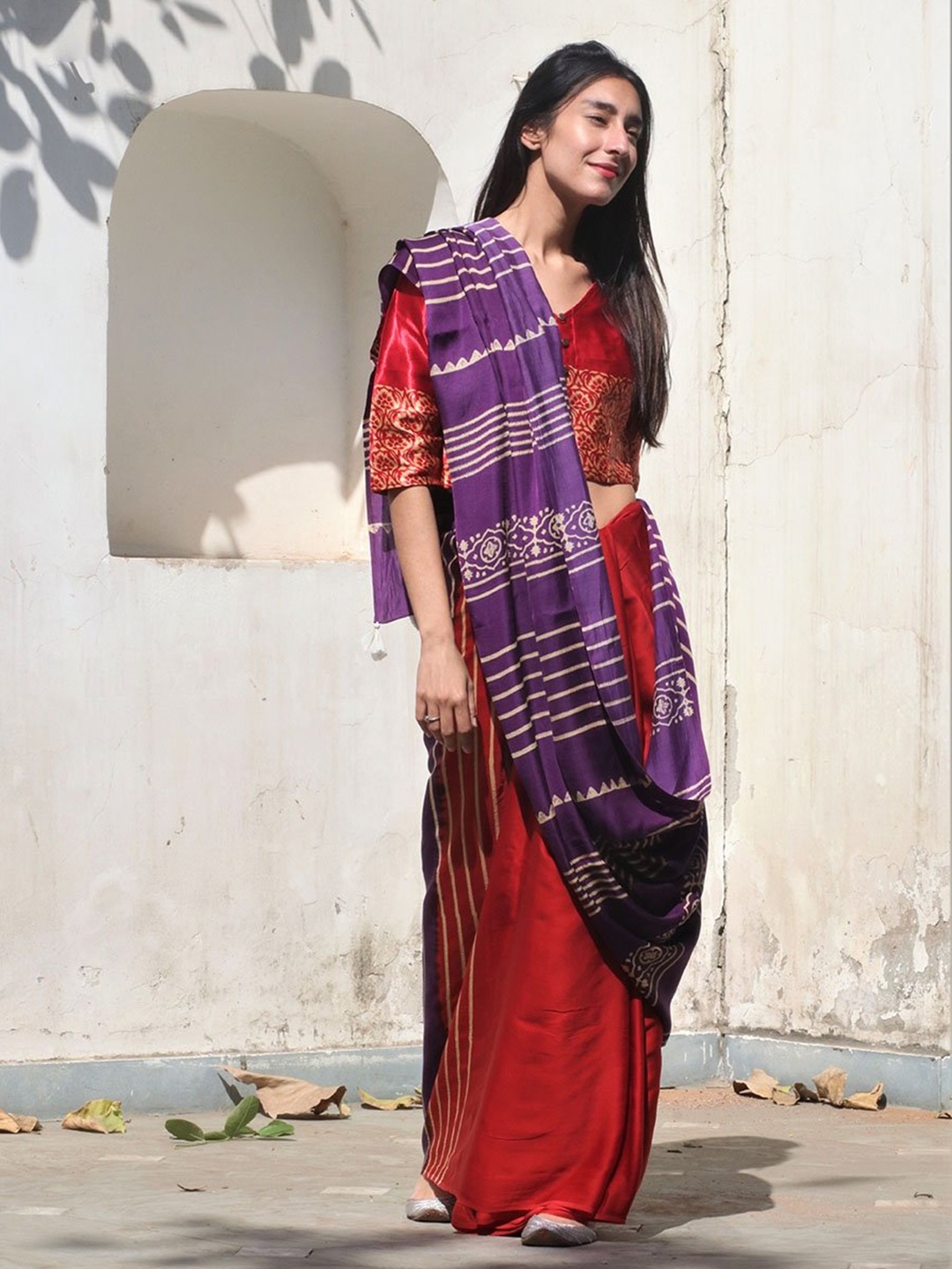 

Chidiyaa Red & Violet Striped Pure Silk Block Print Saree