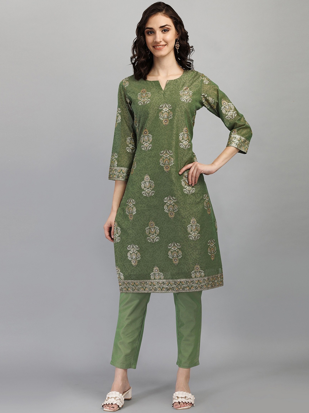 

RAJGRANTH Women Olive Green Ethnic Motifs Printed Chanderi Silk Kurta with Trousers