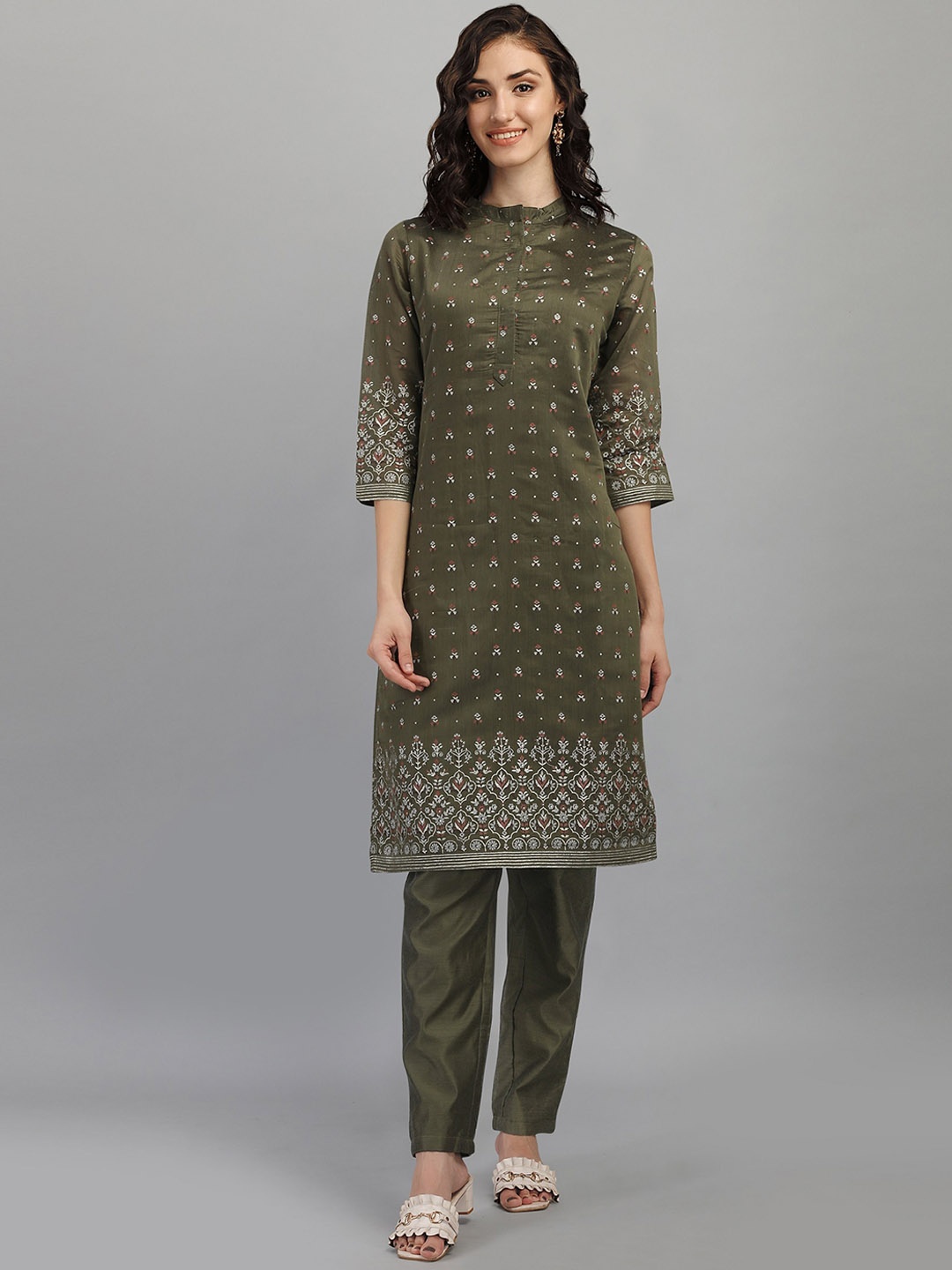 

RAJGRANTH Women Green Ethnic Motifs Chanderi Silk Kurta with Trousers