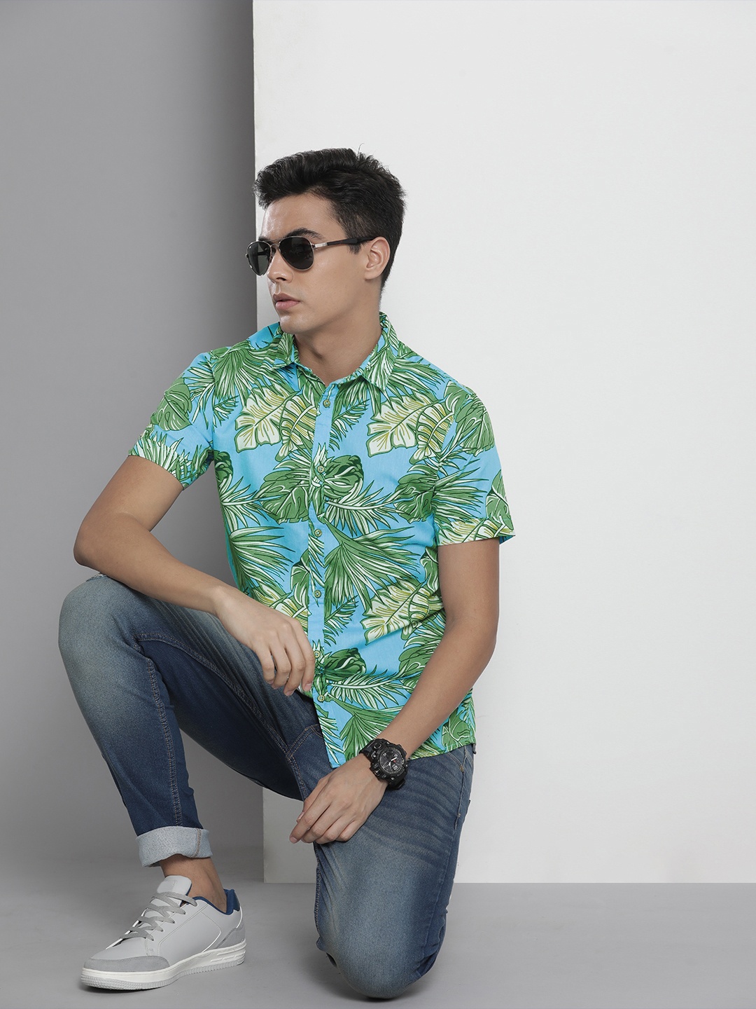 The Indian Garage Co Men Slim Fit Floral Print Resortwear Shirt, Blue