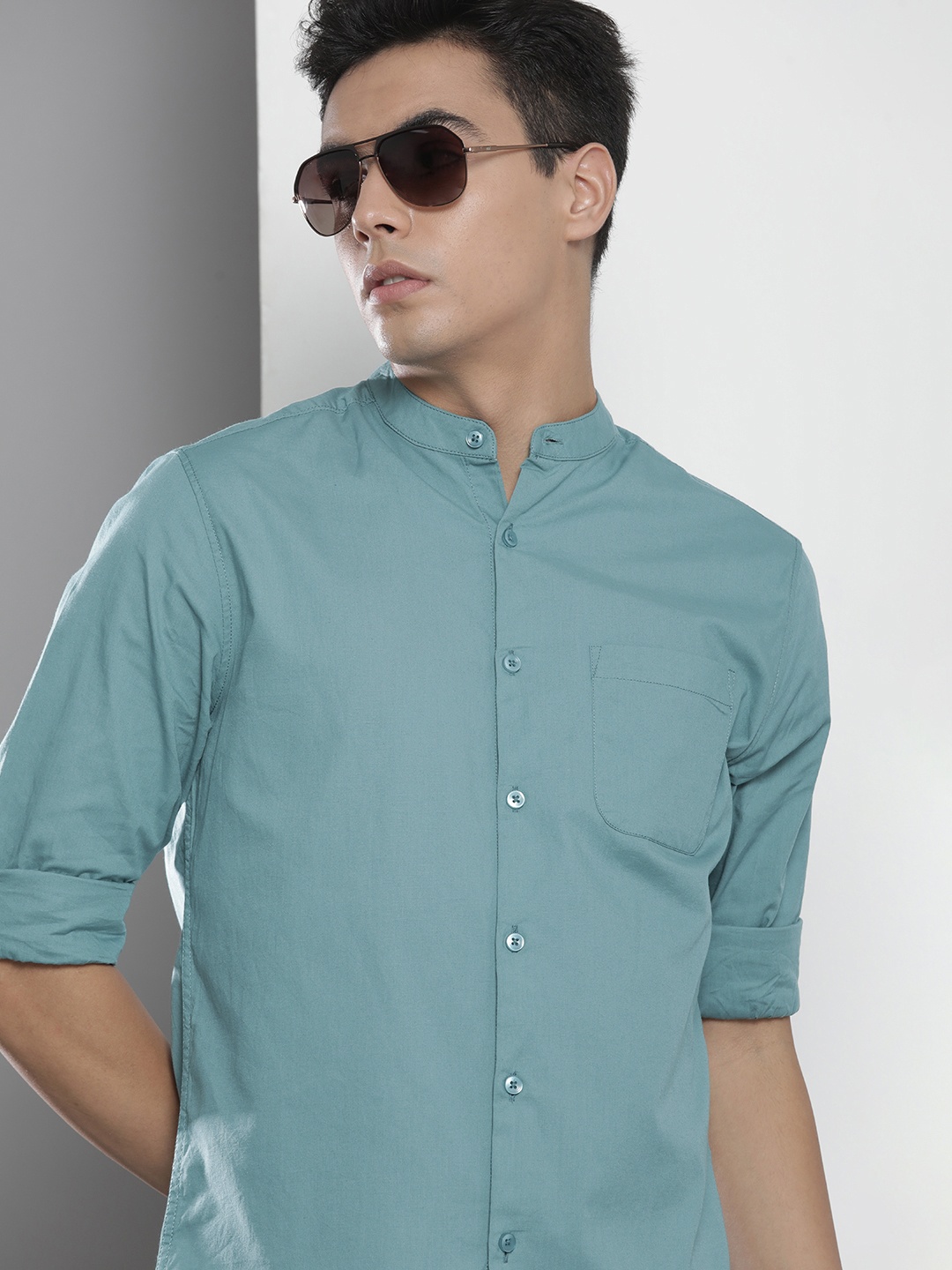 

The Indian Garage Co Men Blue Solid Casual Shirt