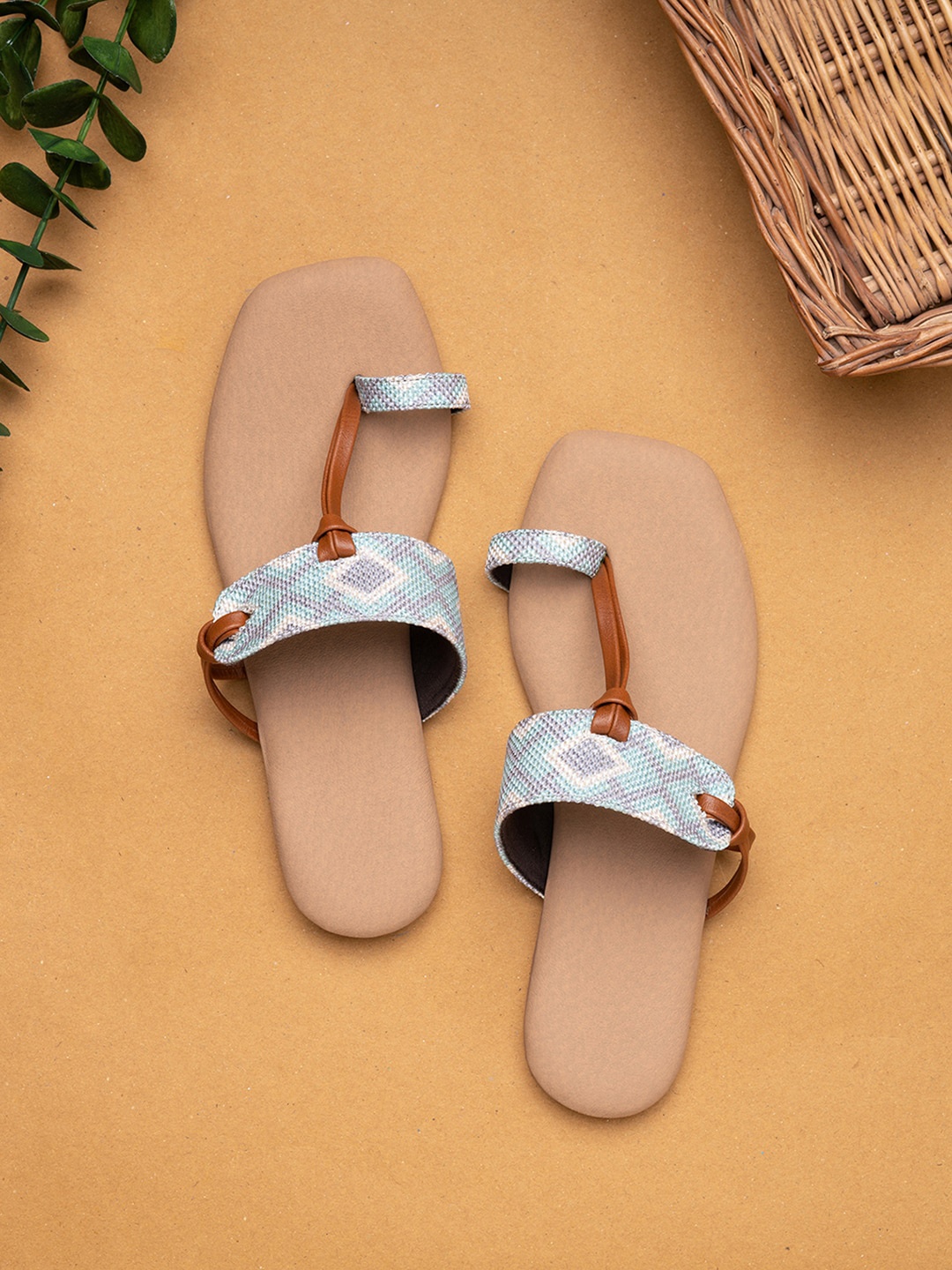 

ZOUK Women Blue Embroidered Flats