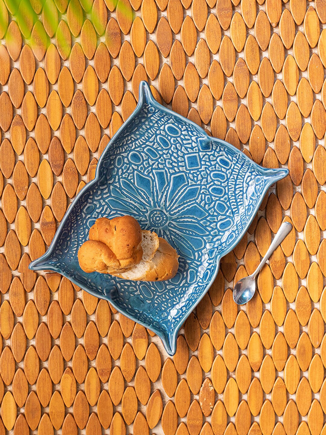 

ExclusiveLane Ceramic Serving Platter Hand Glazed Studio Pottery, Blue