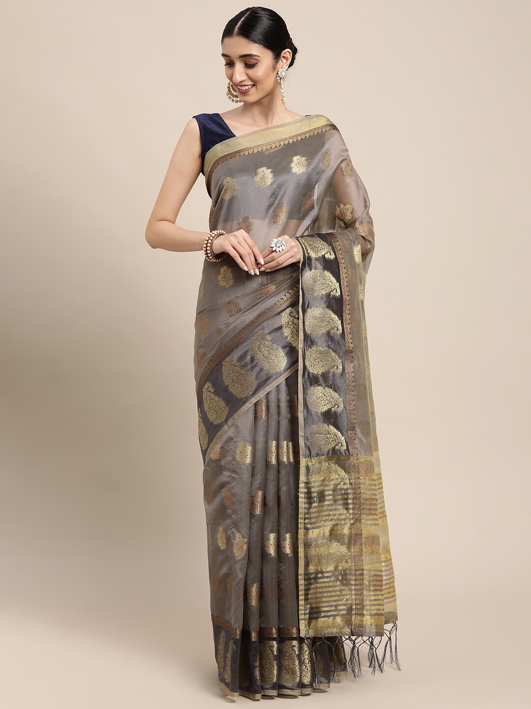 

GAJARAI Grey & Gold-Toned Woven Design Zari Organza Banarasi Saree