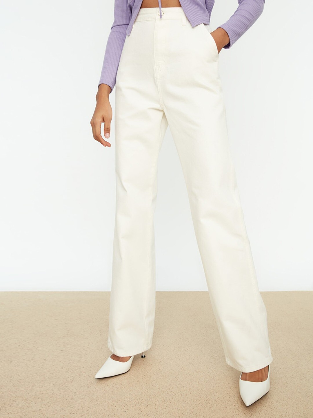 

Trendyol Women White Solid Pure Cotton Jeans