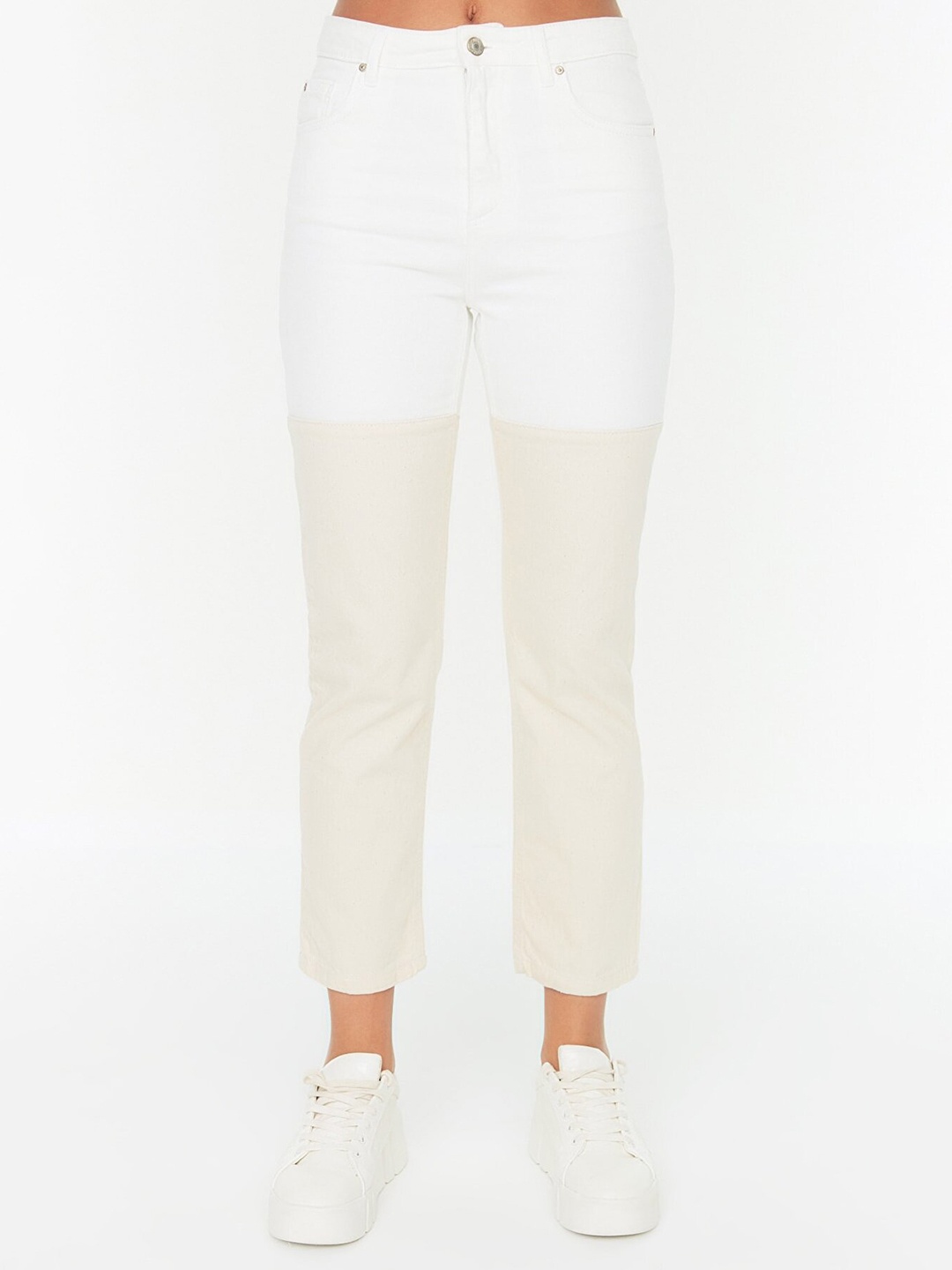 

Trendyol Women White & Cream-Coloured Colourblocked Pure Cotton Jeans