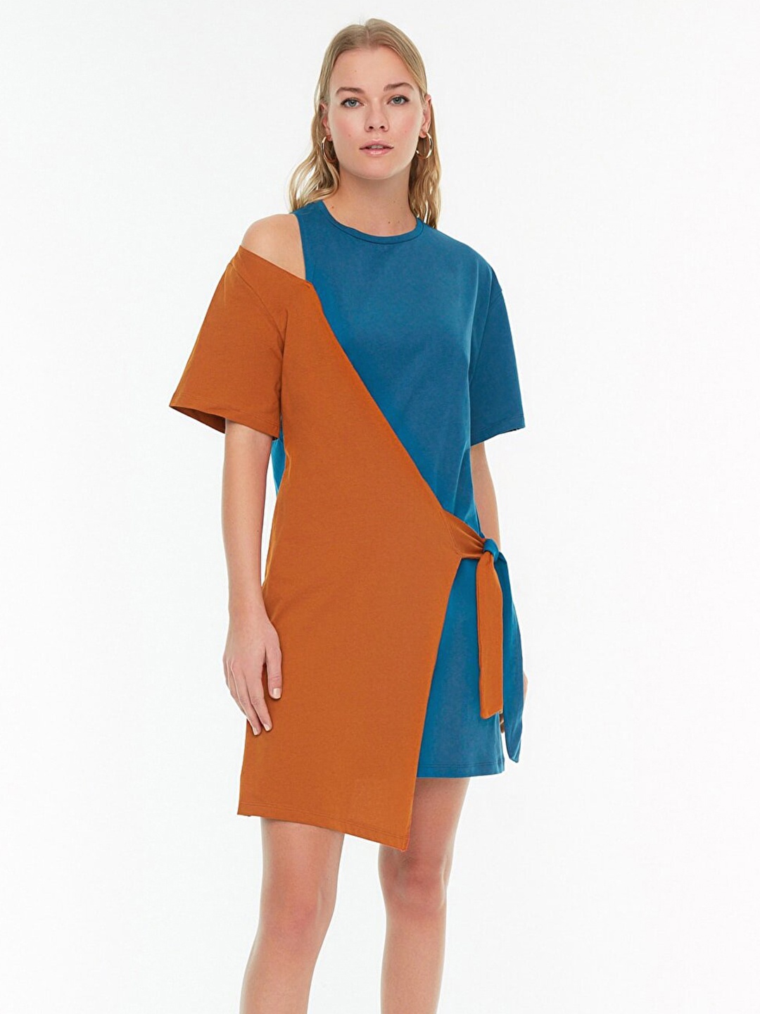 

Trendyol Women Blue & Rust Orange Colourblocked Pure Cotton Wrap Dress