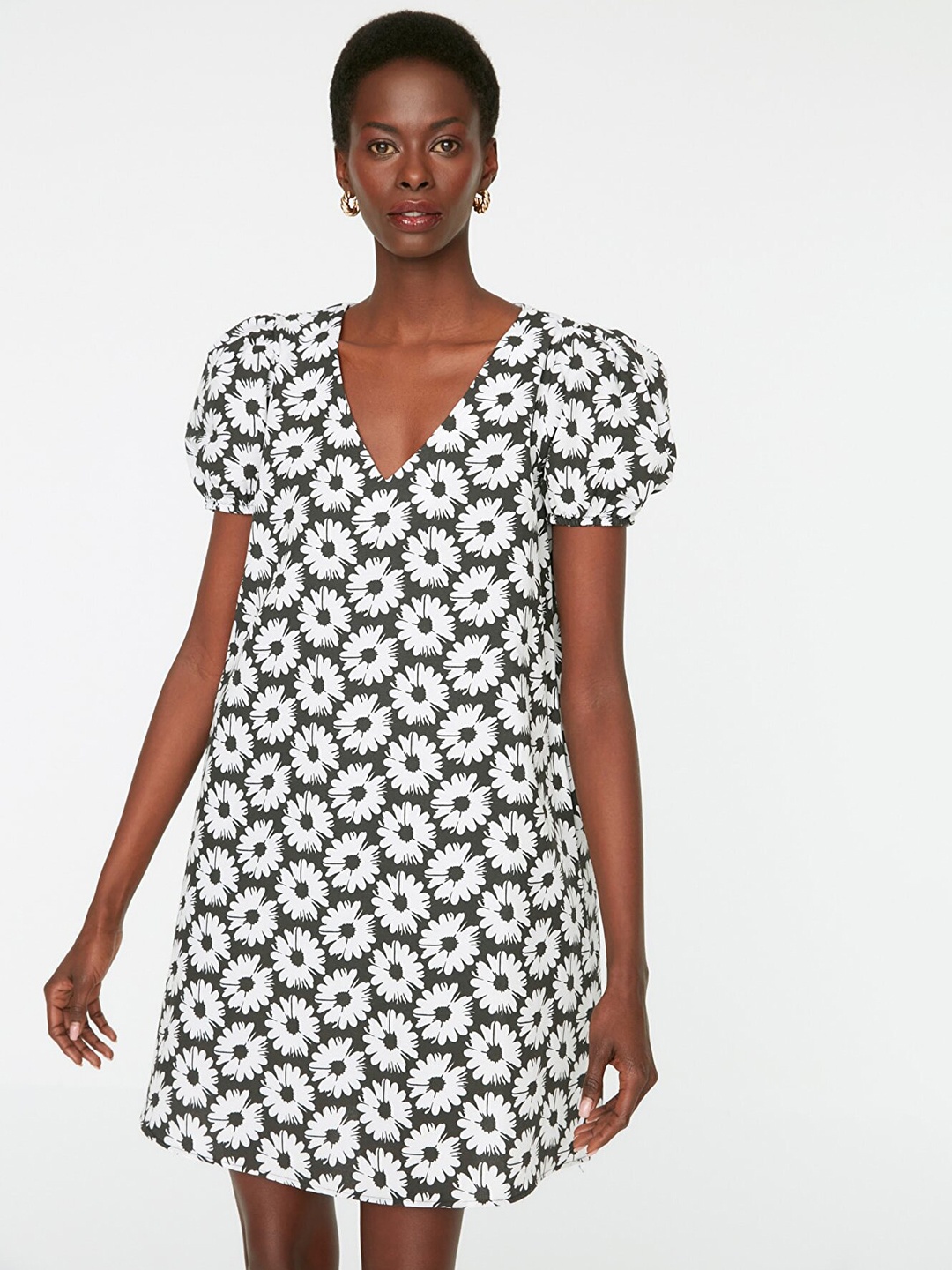 

Trendyol Black & White Floral Print A-Line Dress