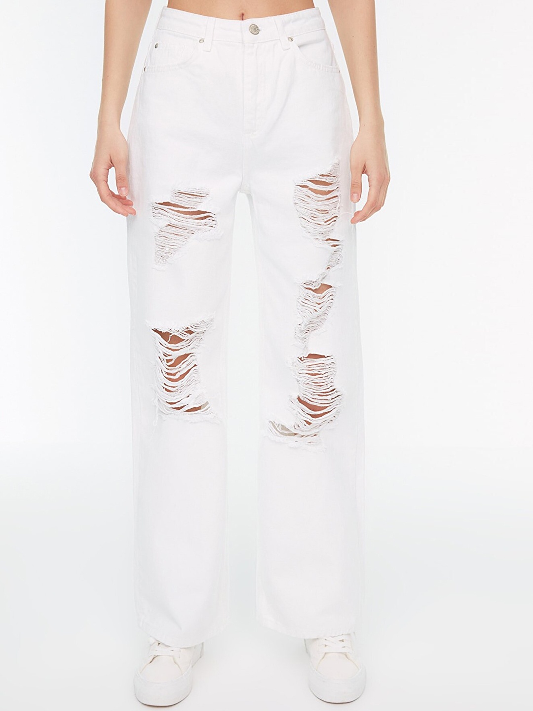 

Trendyol Women White Pure Cotton Highly Distressed Jeans