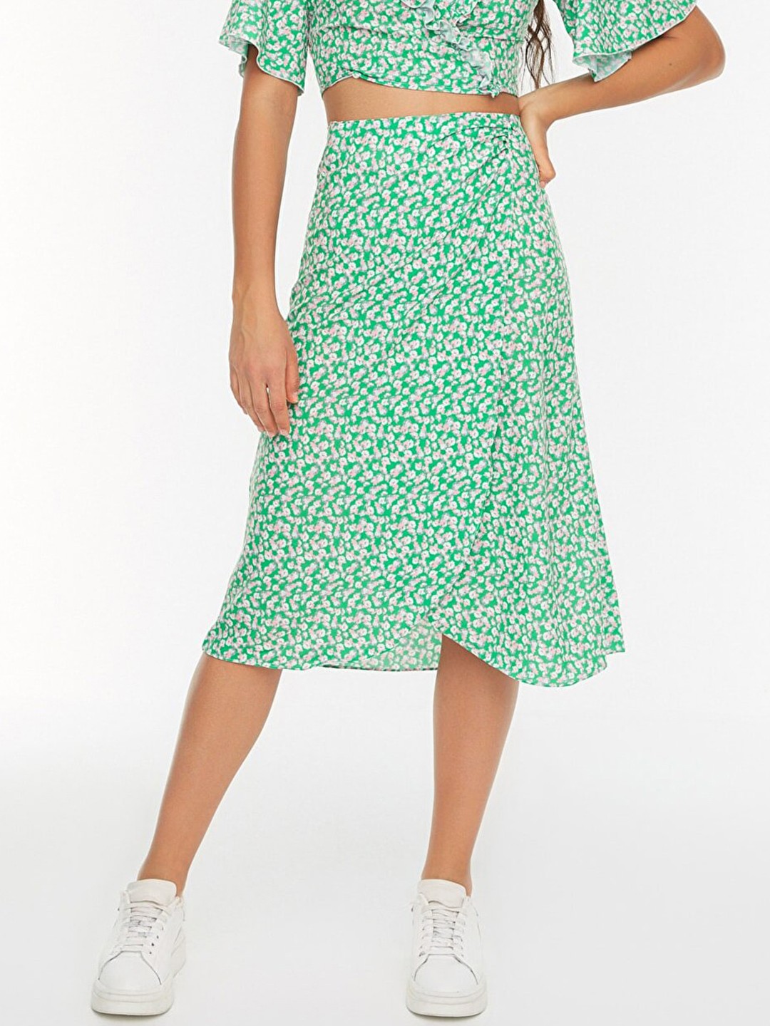

Trendyol Green & White Floral Print Casual Wrap Midi Skirt