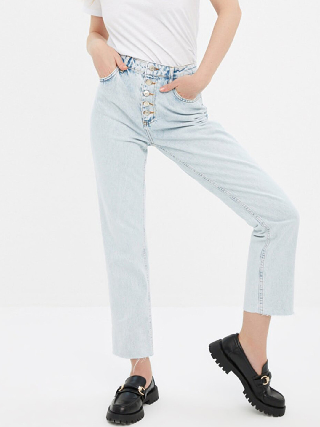 

Trendyol Women Blue Light Fade Stretchable Jeans