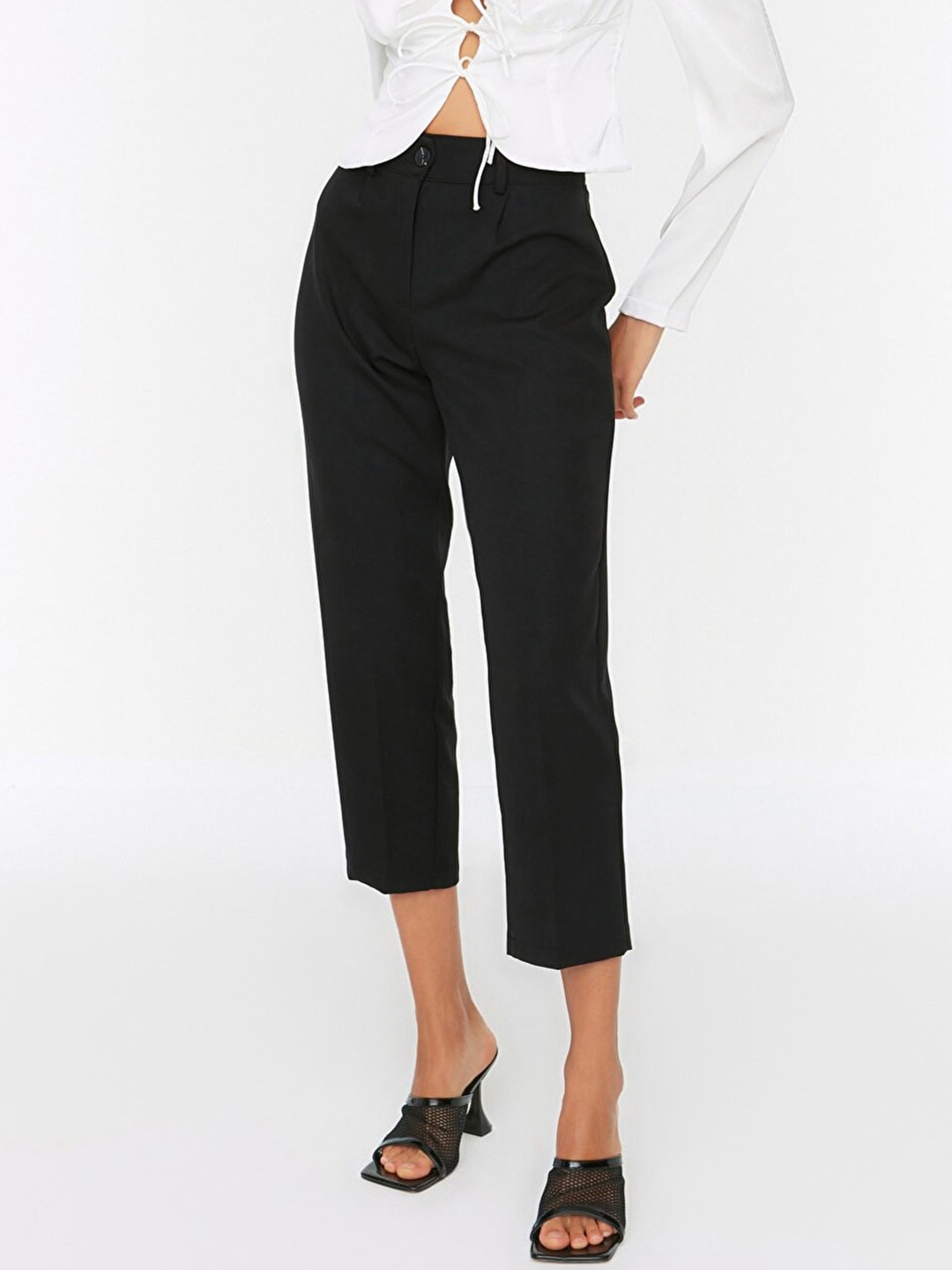 

Trendyol Women Black Pleated Cropped Trousers