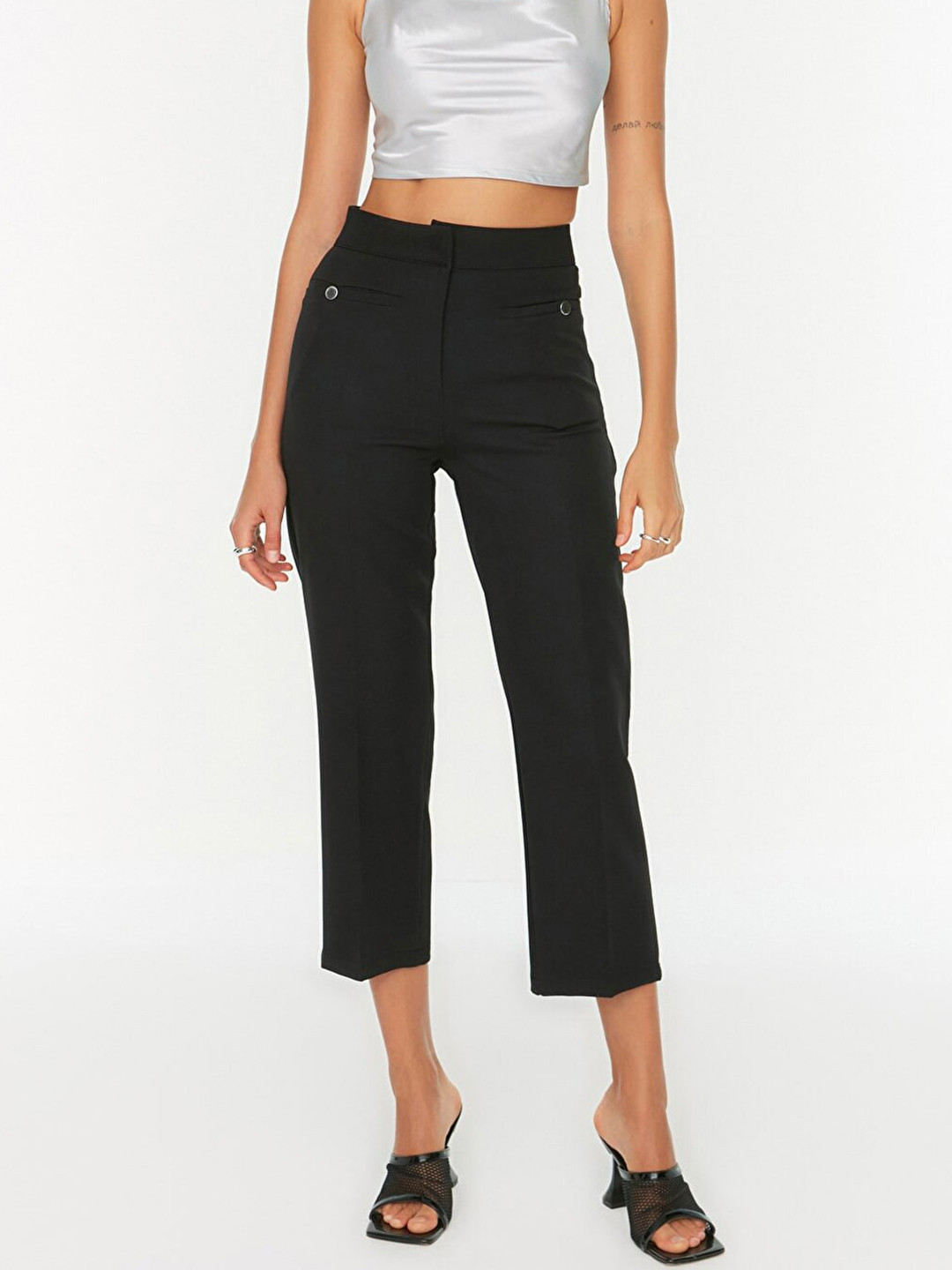 

Trendyol Women Black Straight Fit Cropped Trousers