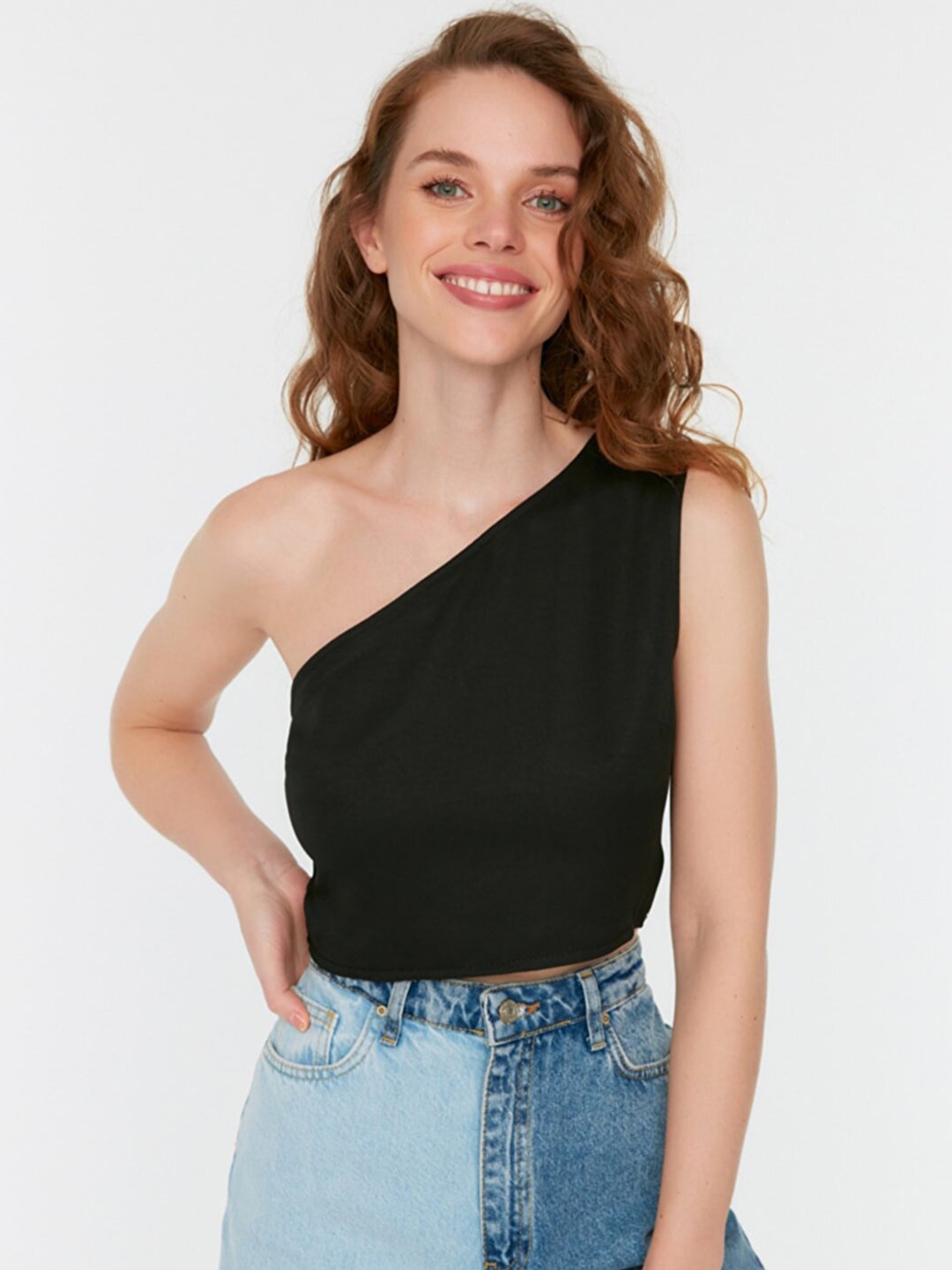 

Trendyol Black One Shoulder Crop Top