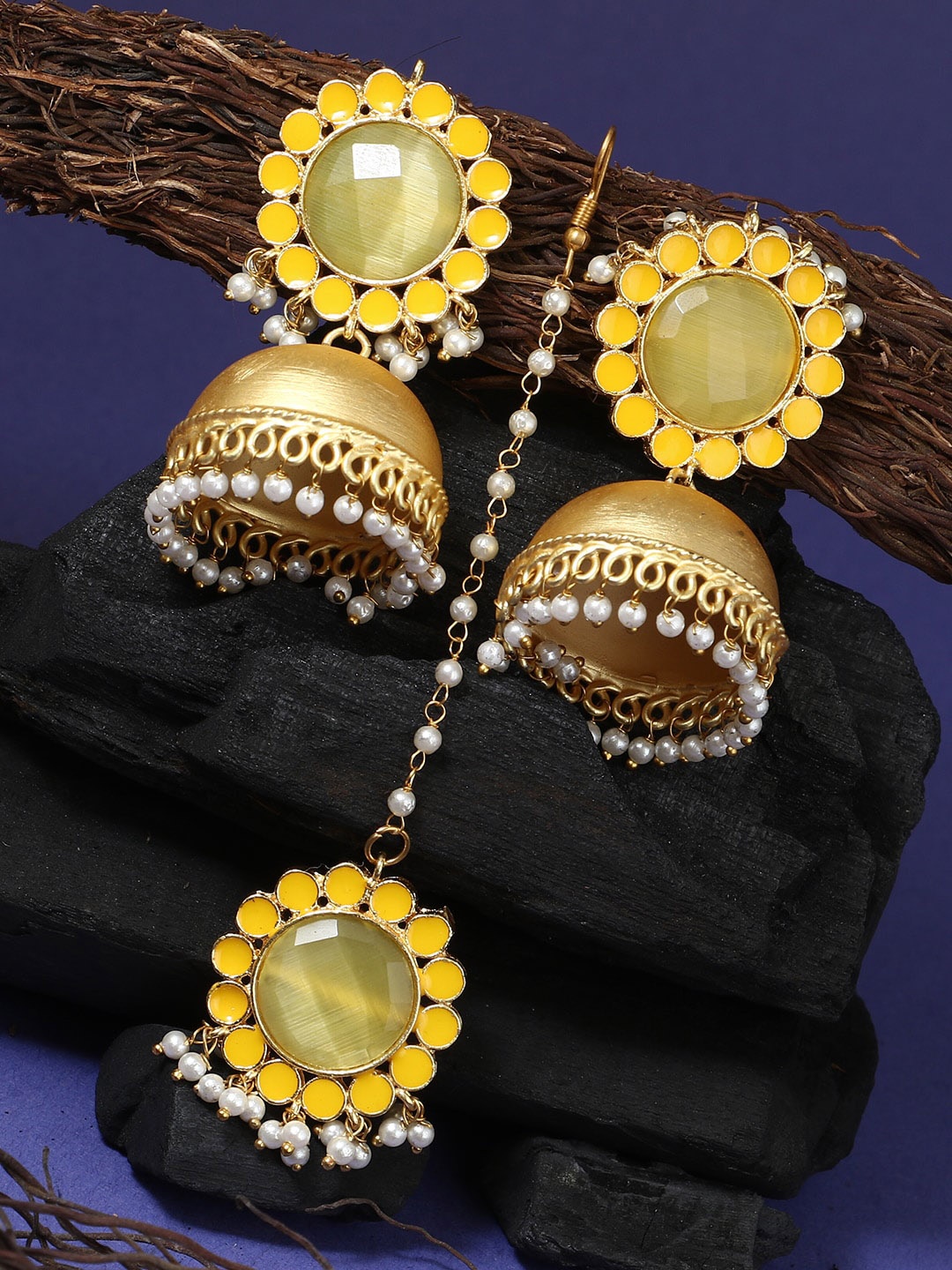 

Adwitiya Collection Women Yellow Kundan Stone-Studded Jewellery Set