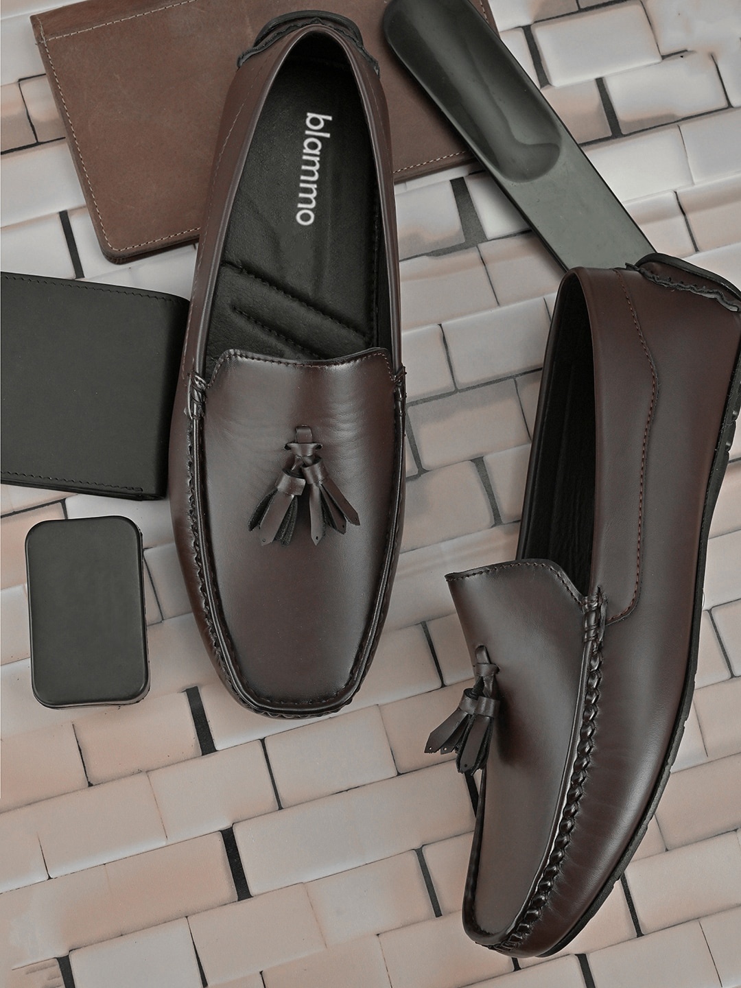 

Blammo Men Brown Colourblocked Loafers