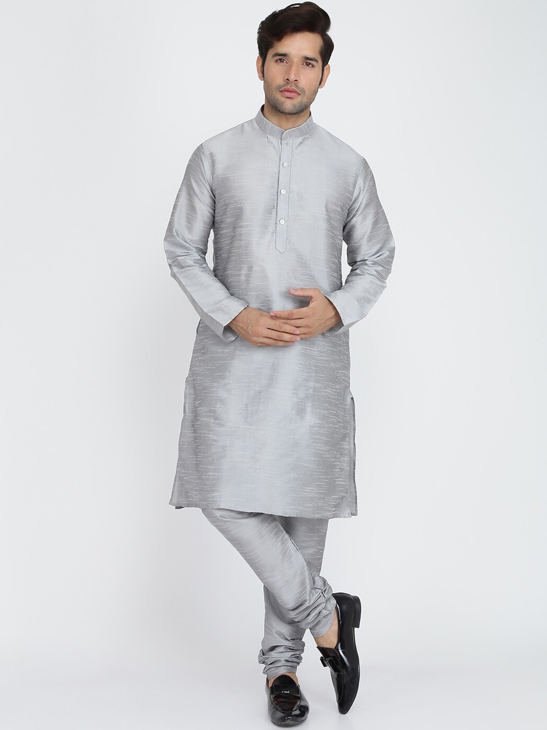 

ROYAL KURTA Men Silver-Toned Dupion Silk Kurta with Churidar