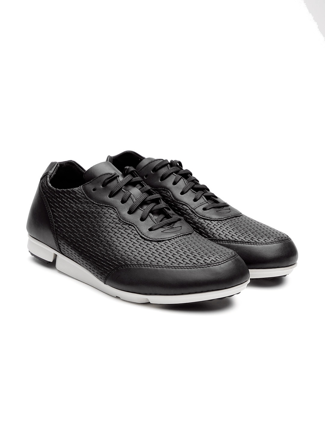 

Clarks Men Black Leather Textured Sneakers