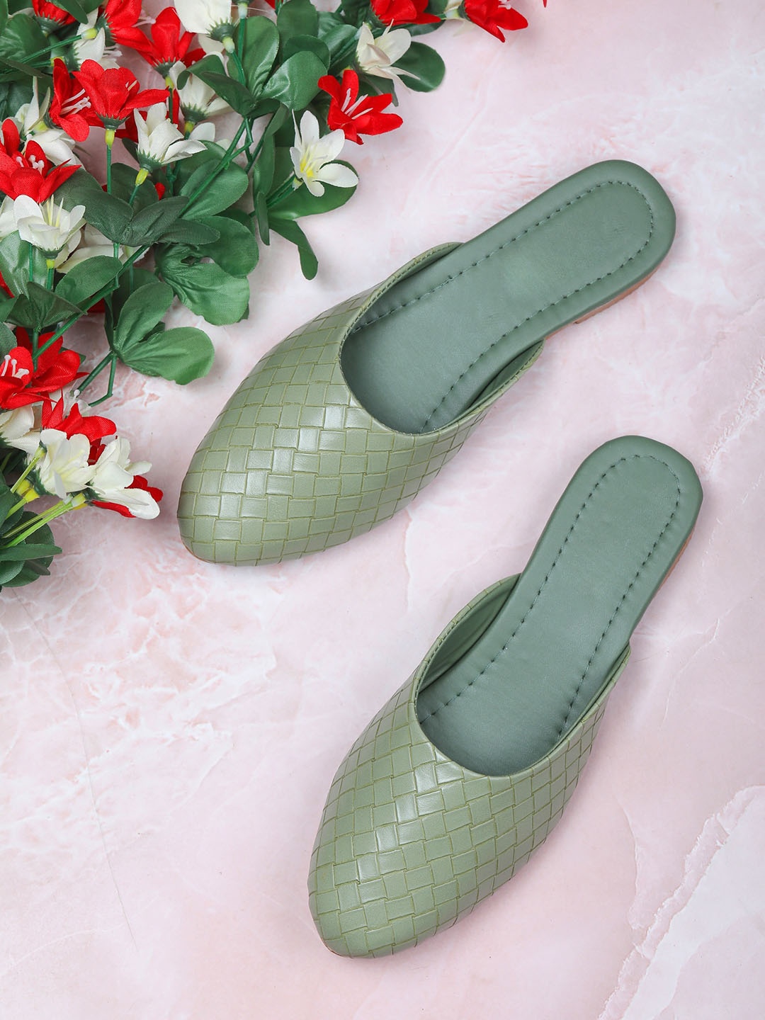

Moonwalk Women Green Flats