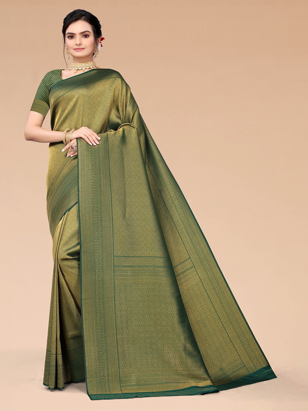 

Mitera Green & Gold-Toned Ethnic Motifs Zari Silk Blend Banarasi Saree