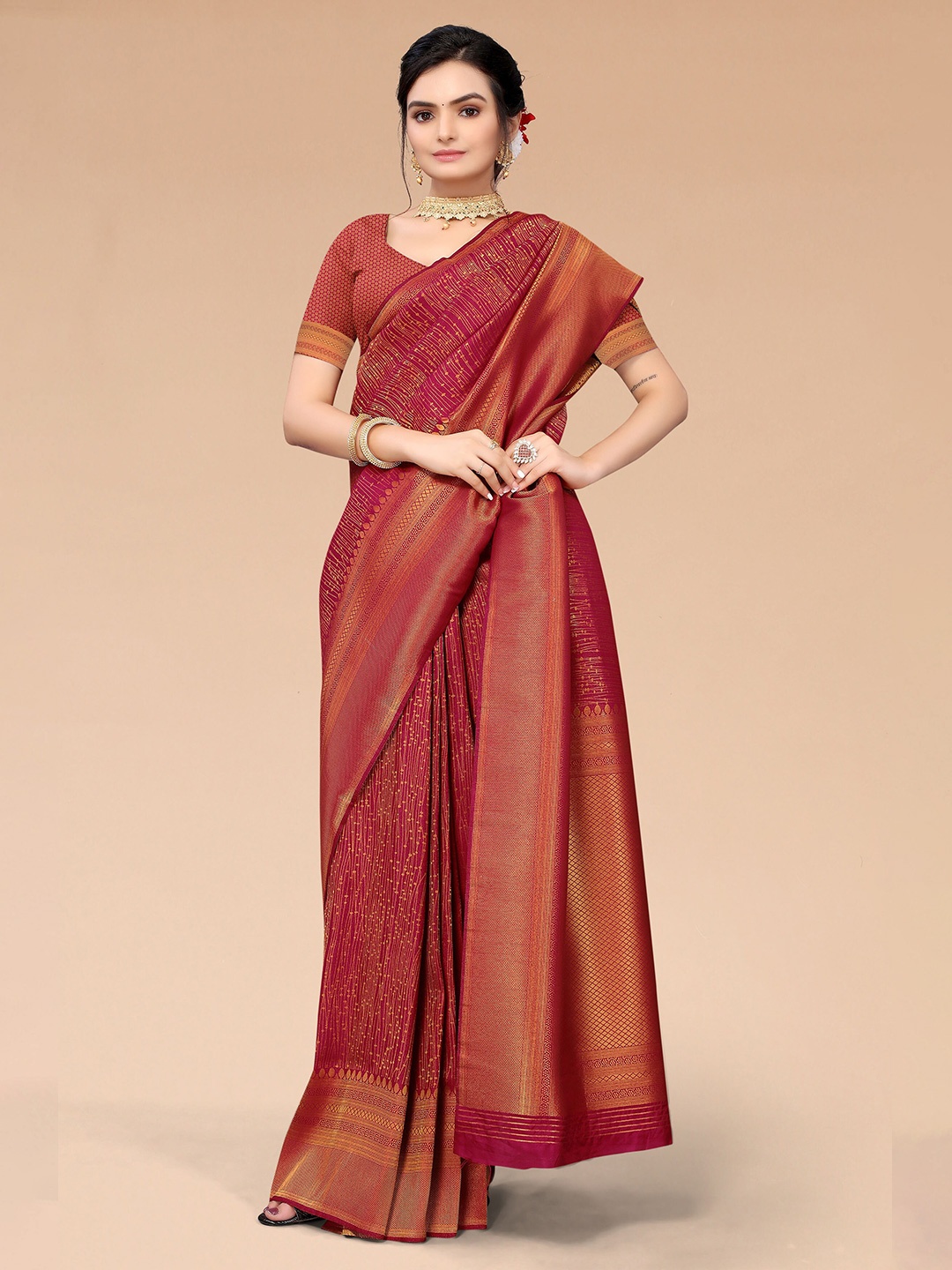 

Mitera Maroon & Gold-Toned Ethnic Motifs Zari Silk Blend Banarasi Saree