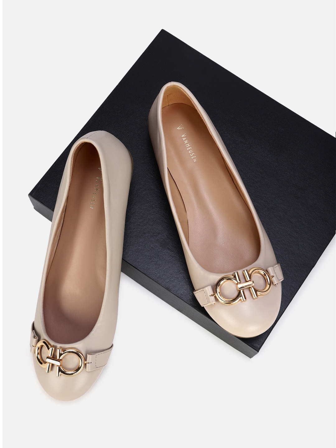 

Van Heusen Woman Women Beige Bows Flats