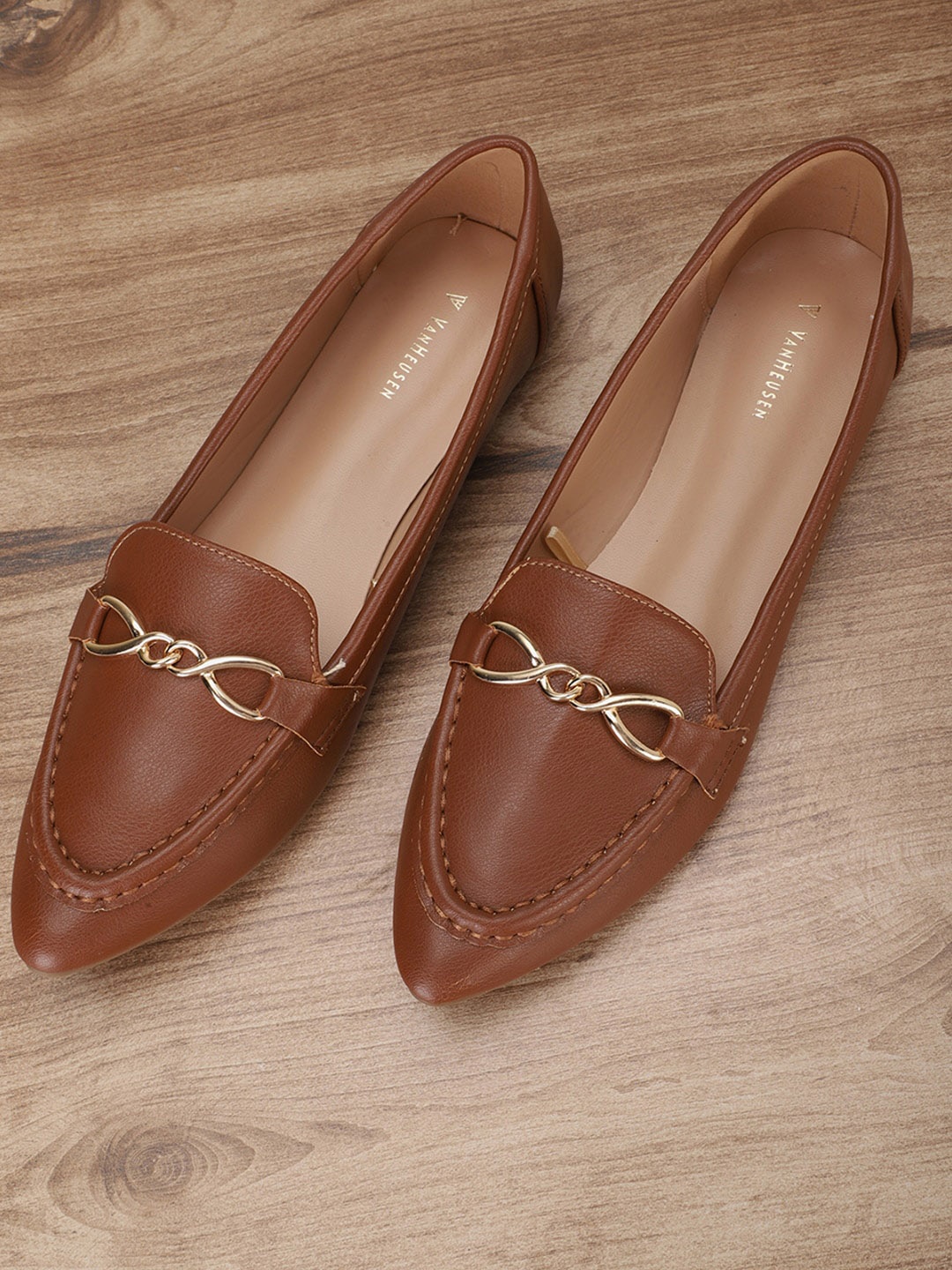 

Van Heusen Woman Women Brown Textured Bows Flats