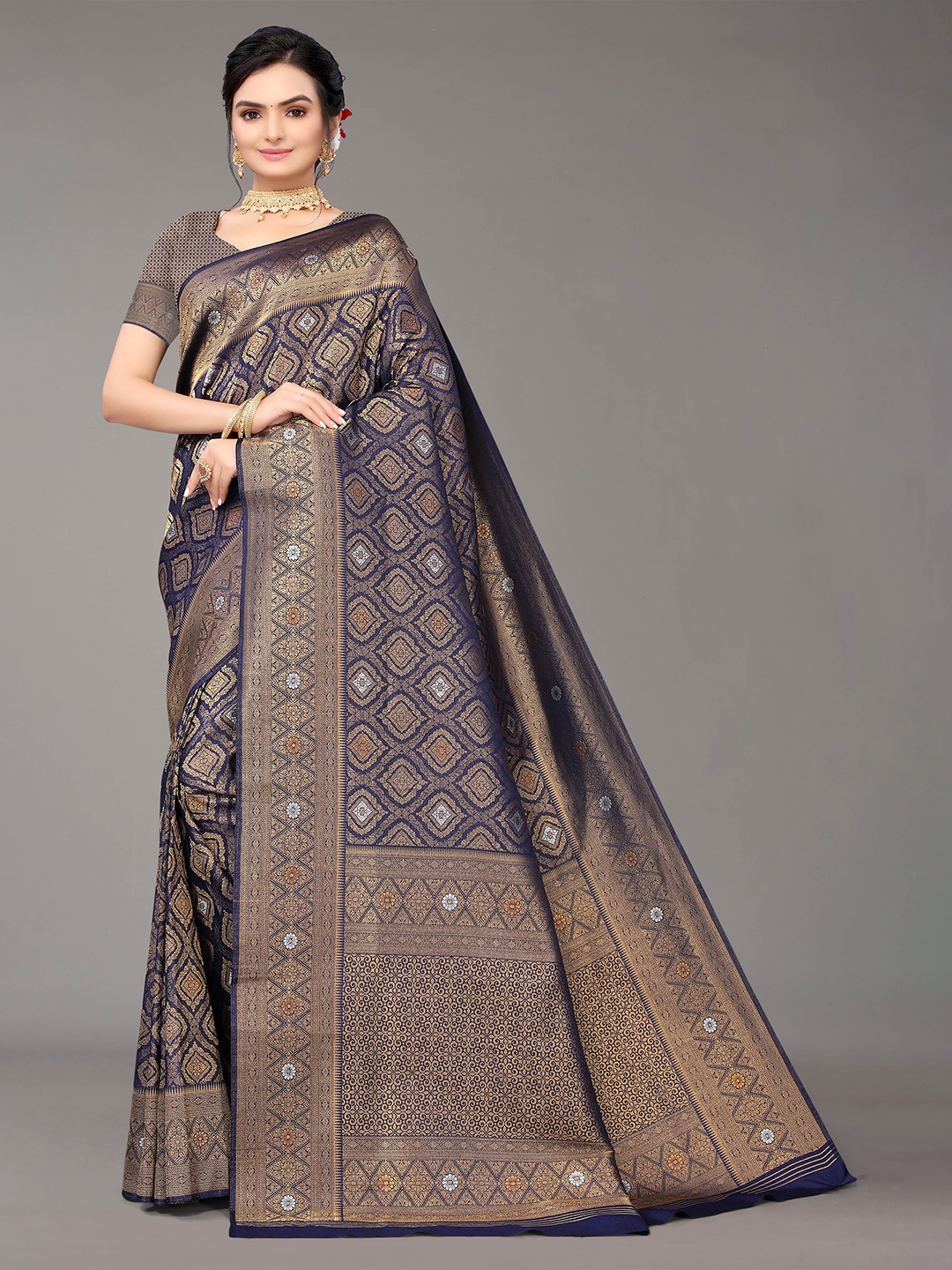 

Nimayaa Navy Blue & Gold-Toned Ethnic Motifs Zari Silk Blend Banarasi Saree