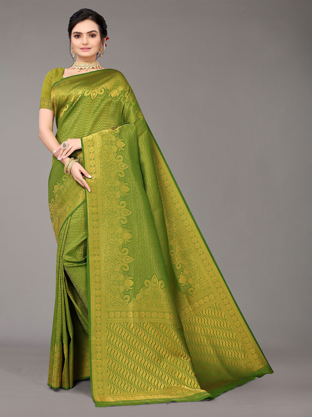 

Nimayaa Green & Gold-Toned Ethnic Motifs Zari Silk Blend Banarasi Saree
