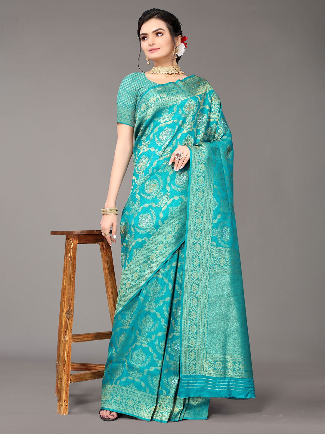 

Nimayaa Green & Gold-Toned Ethnic Motifs Zari Silk Blend Banarasi Saree