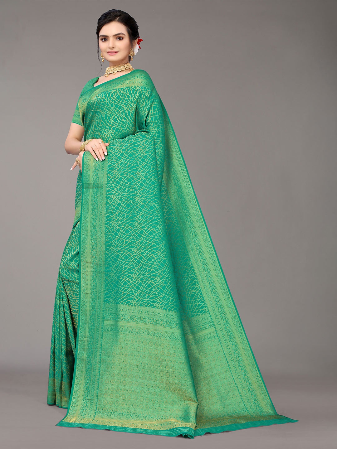 

Nimayaa Green & Gold-Toned Ethnic Motifs Zari Silk Blend Banarasi Saree