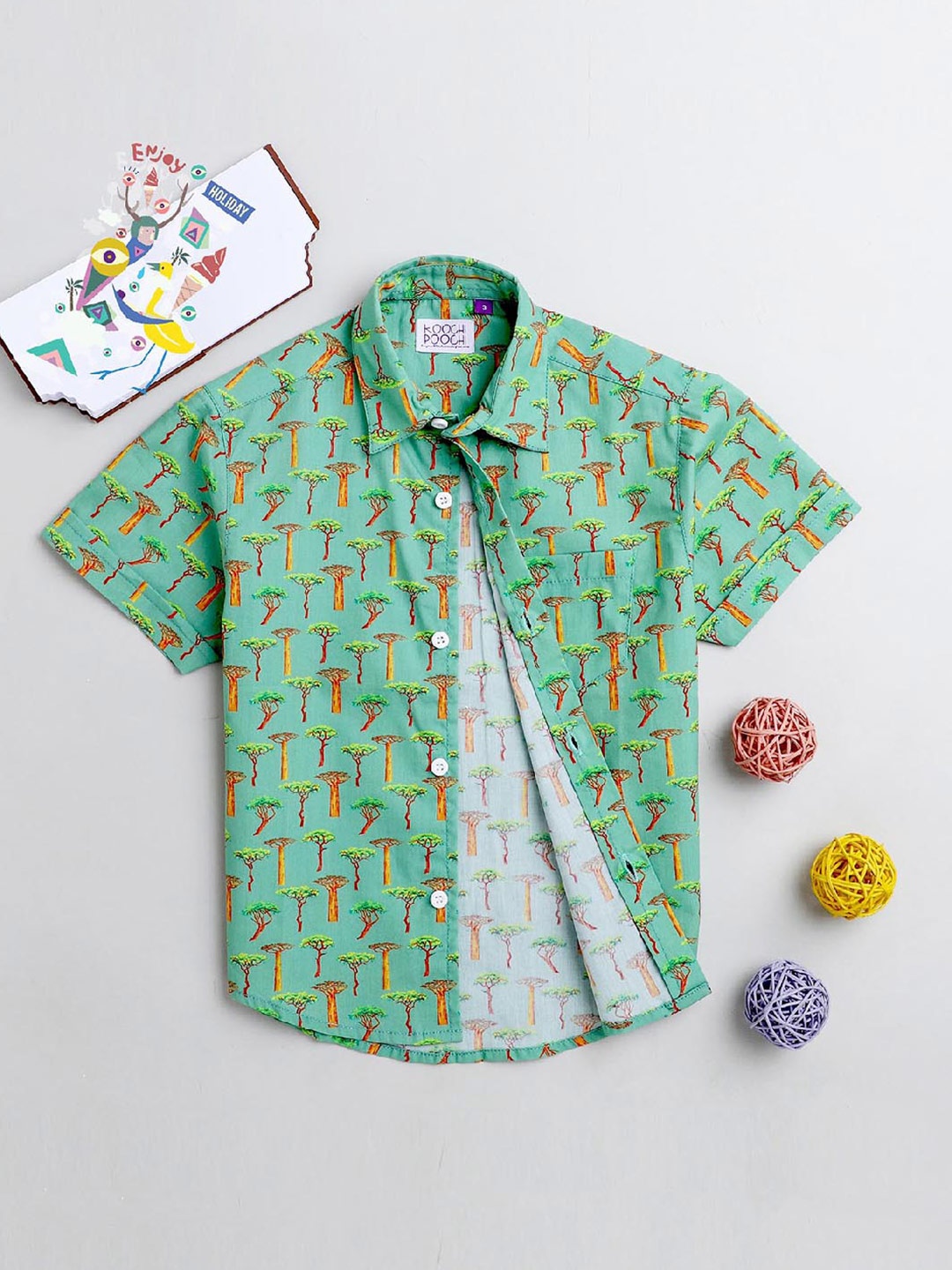 

KOOCHI POOCHI Boys Green Standard Printed Casual Shirt