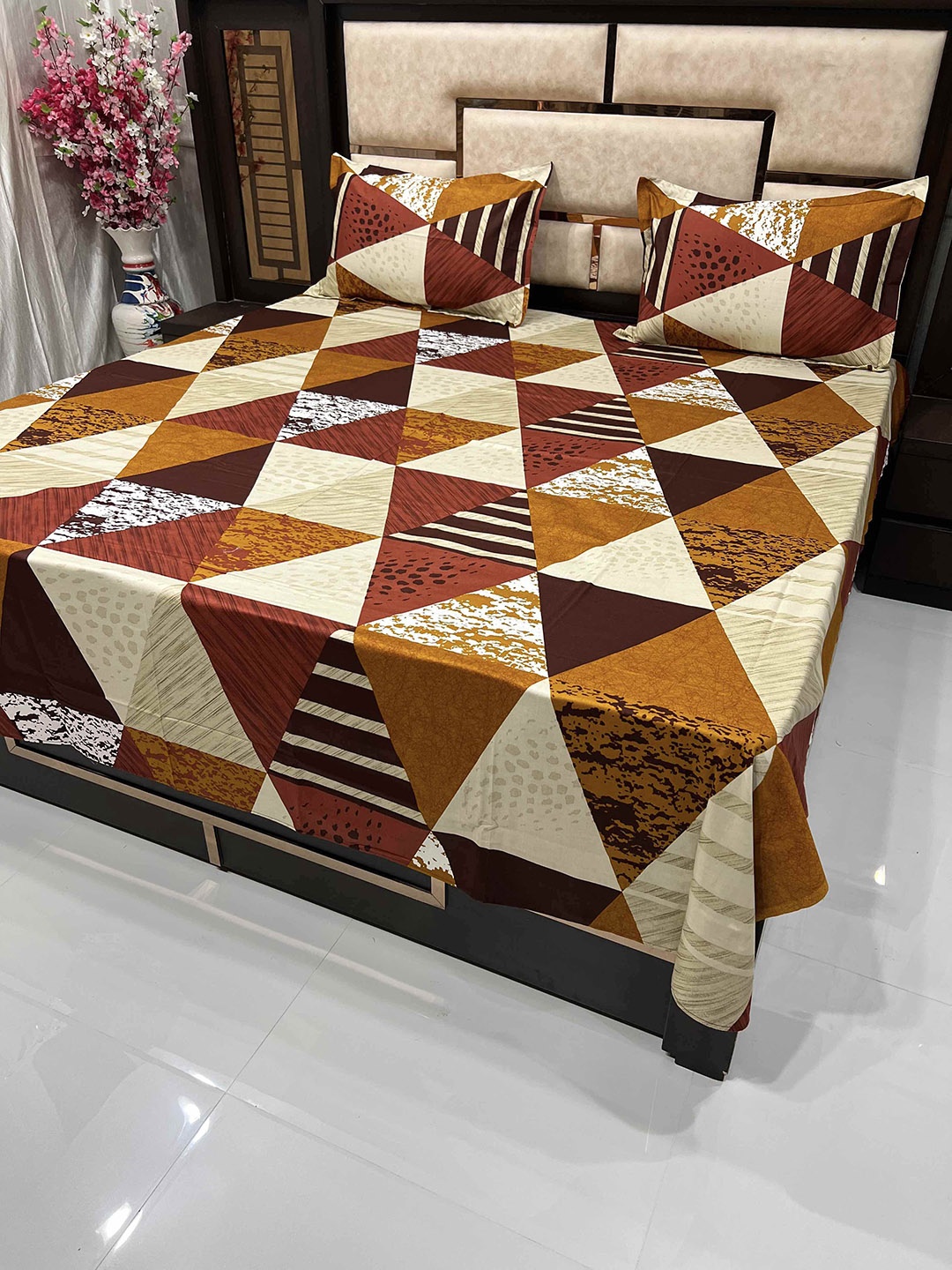 

Pure Decor Brown & Cream-Coloured Geometric 400 TC Queen Bedsheet with 2 Pillow Covers