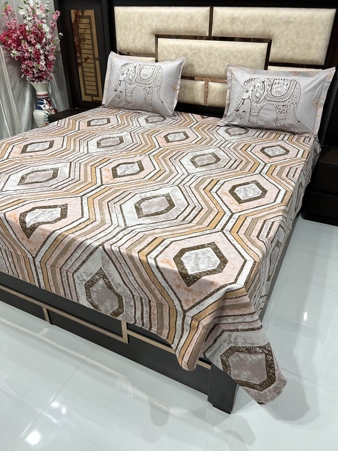 

Pure Decor Cream-Coloured & Orange 300 TC Queen Bedsheet with 2 Pillow Covers