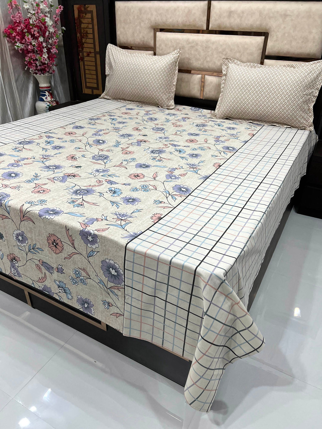 

Pure Decor Brown & Purple Floral 300 TC Queen Bedsheet with 2 Pillow Covers